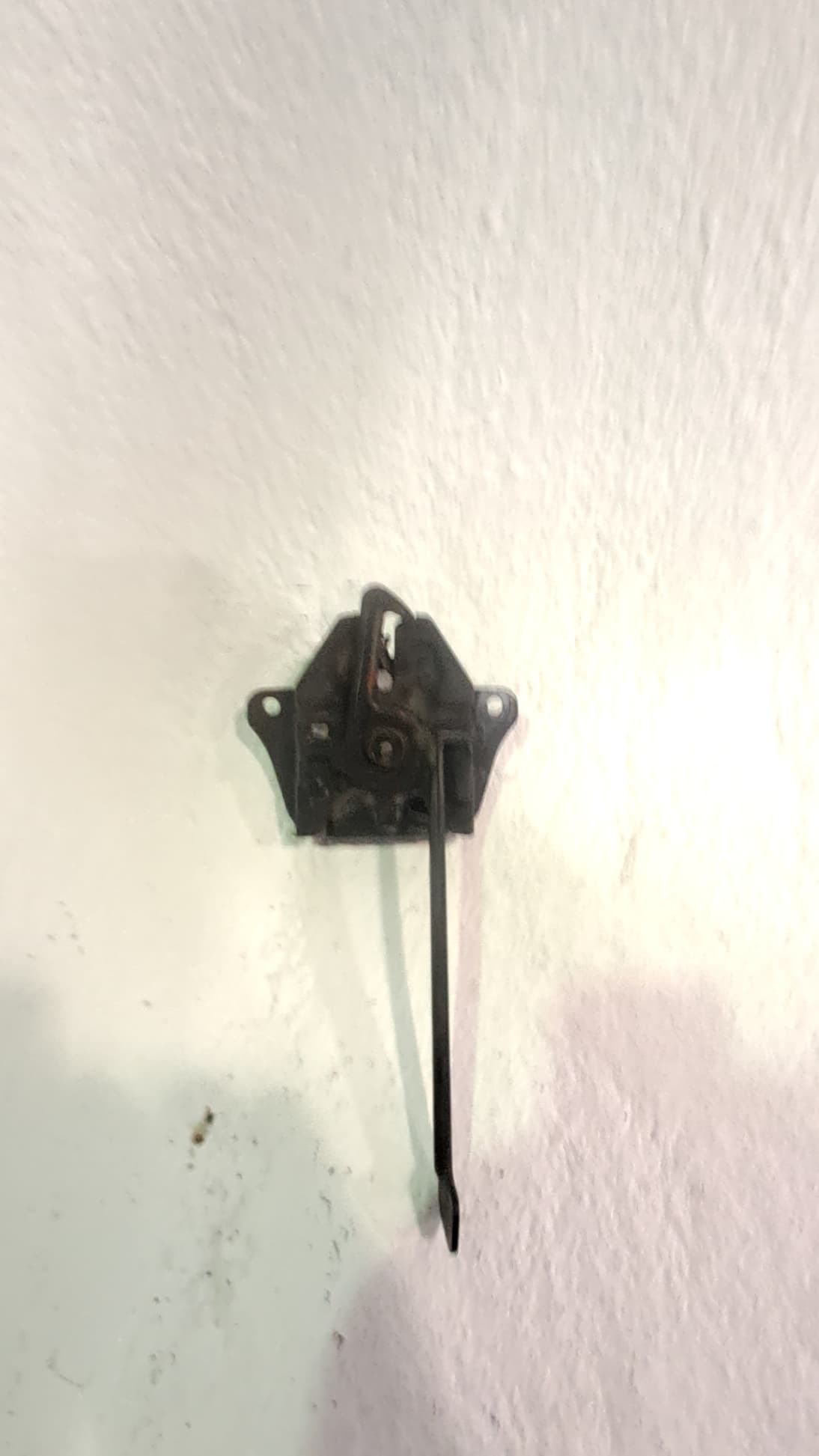 Cerradura capot KIA CARNIVAL