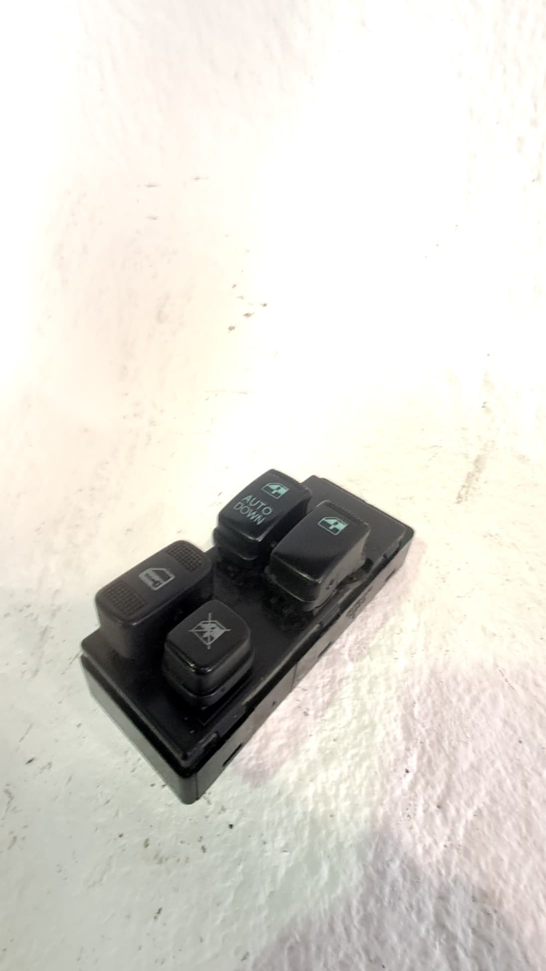Mando elevalunas delantero izquierdo KIA CARNIVAL 2