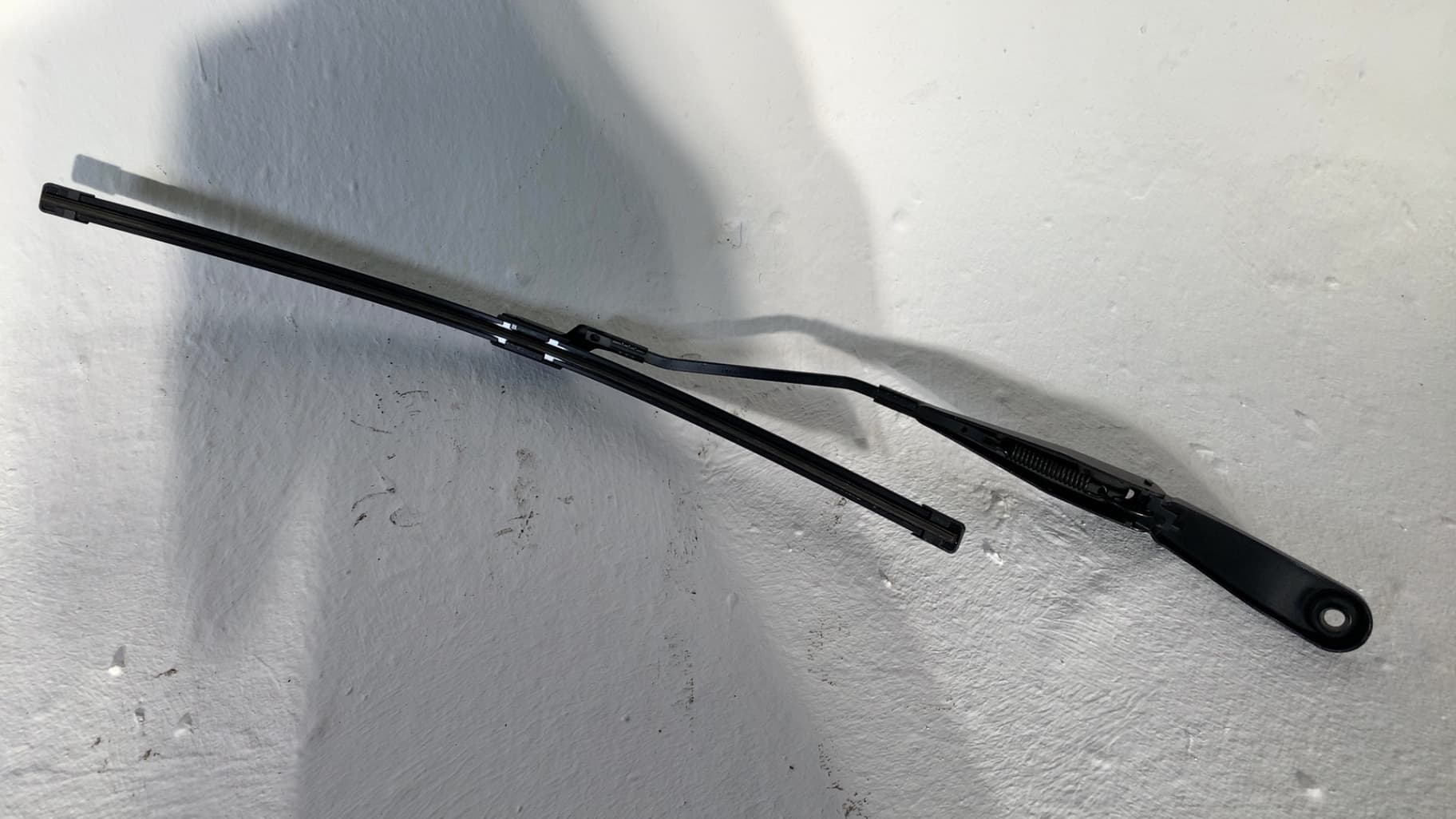 Brazo limpia delantero izquierdo FORD MONDEO BERLINA (GD)