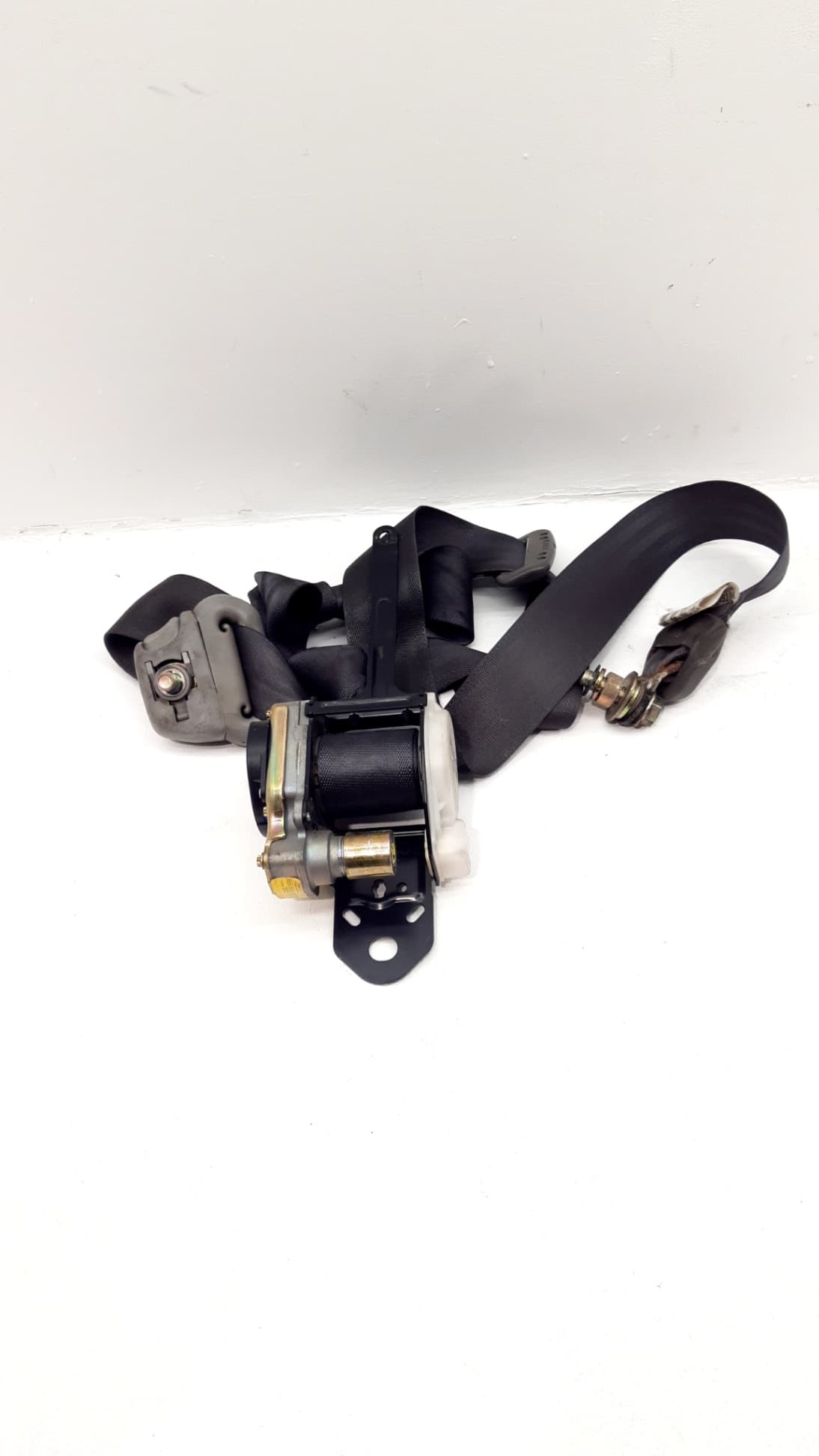 Cinturon seguridad delantero derecho MITSUBISHI SPACE WAGON (N9_W, N8_W)