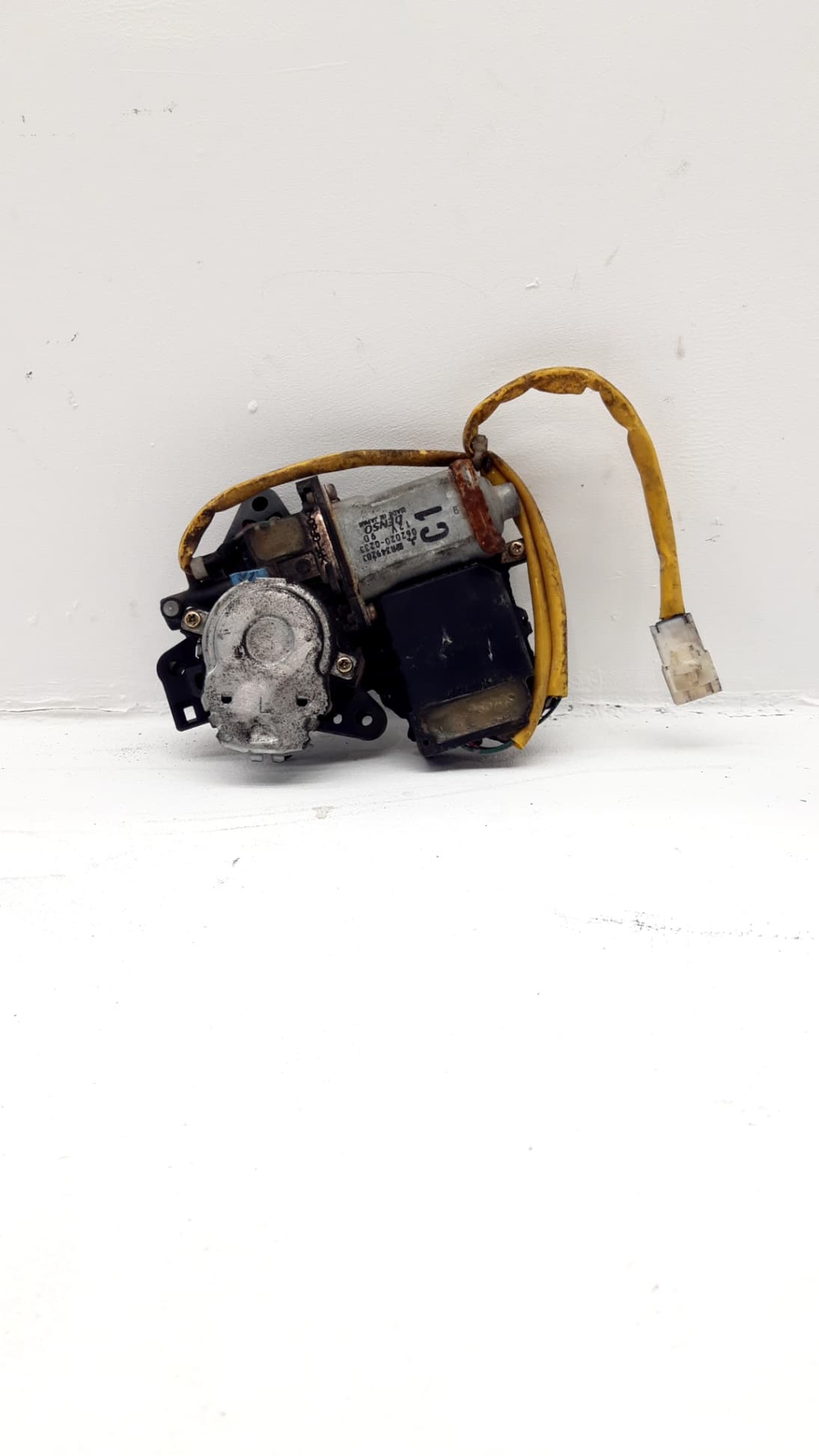 Motor elevalunas delantero izquierdo MITSUBISHI SPACE WAGON (N9_W, N8_W)
