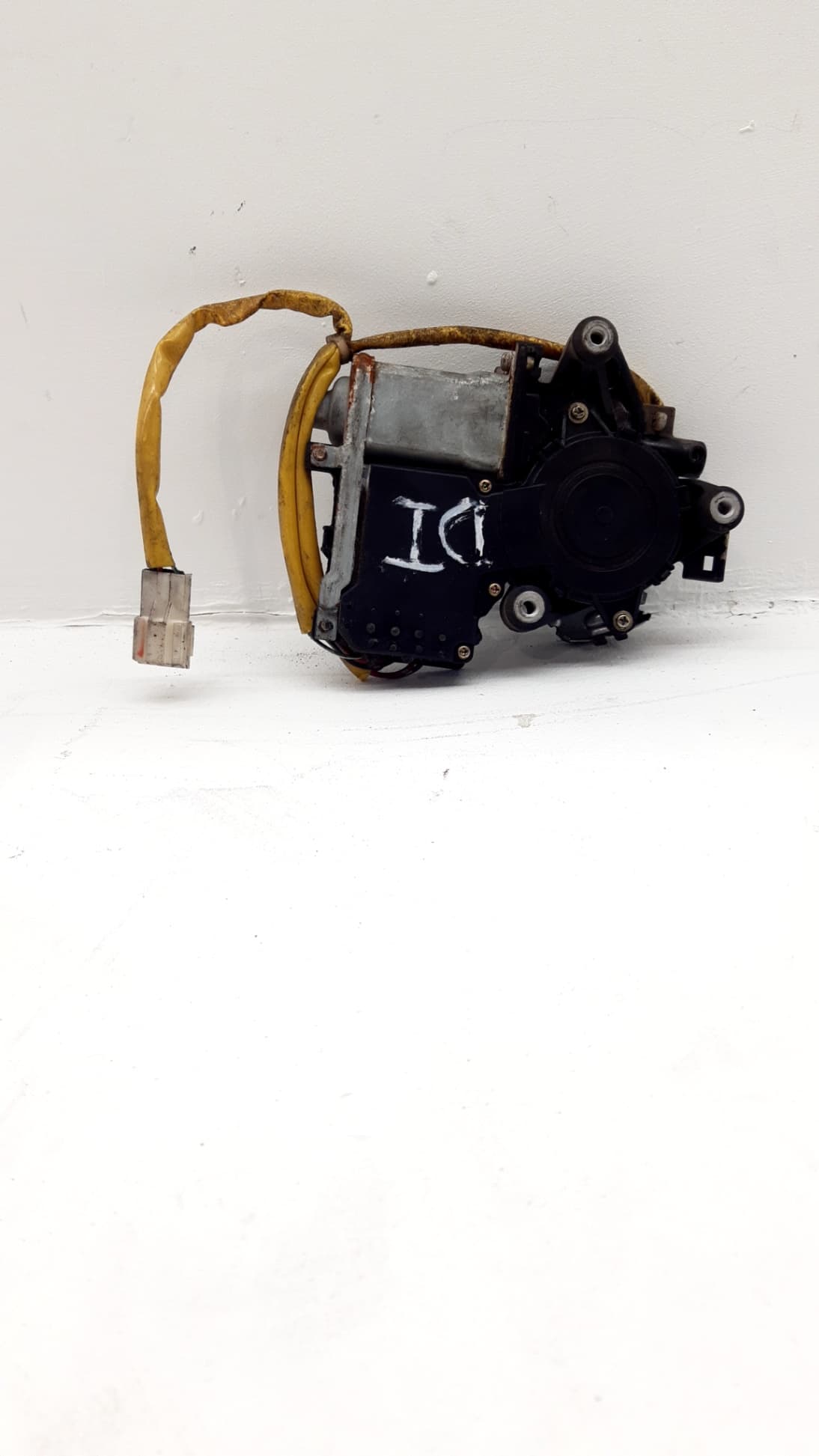 Motor elevalunas delantero izquierdo MITSUBISHI SPACE WAGON (N9_W, N8_W) 3