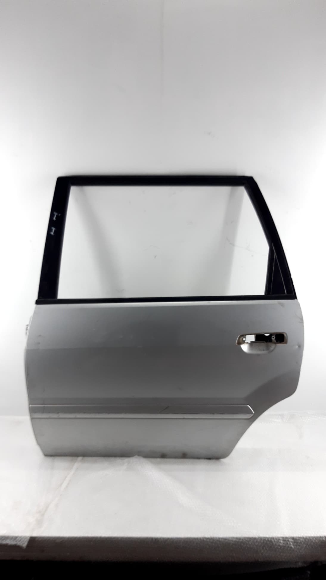 Puerta trasera izquierda MITSUBISHI SPACE WAGON (N9_W, N8_W)