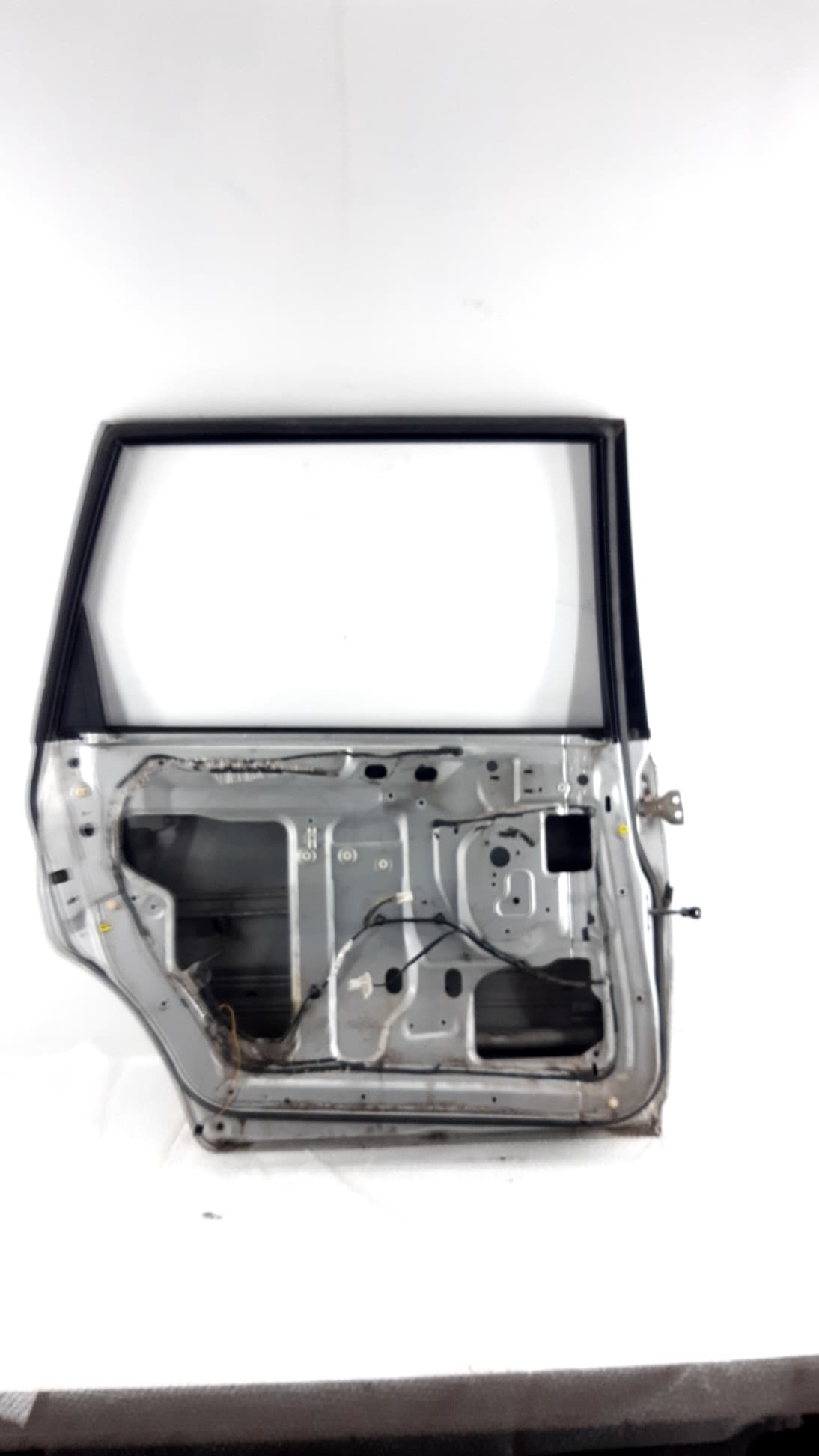 Puerta trasera izquierda MITSUBISHI SPACE WAGON (N9_W, N8_W) 3