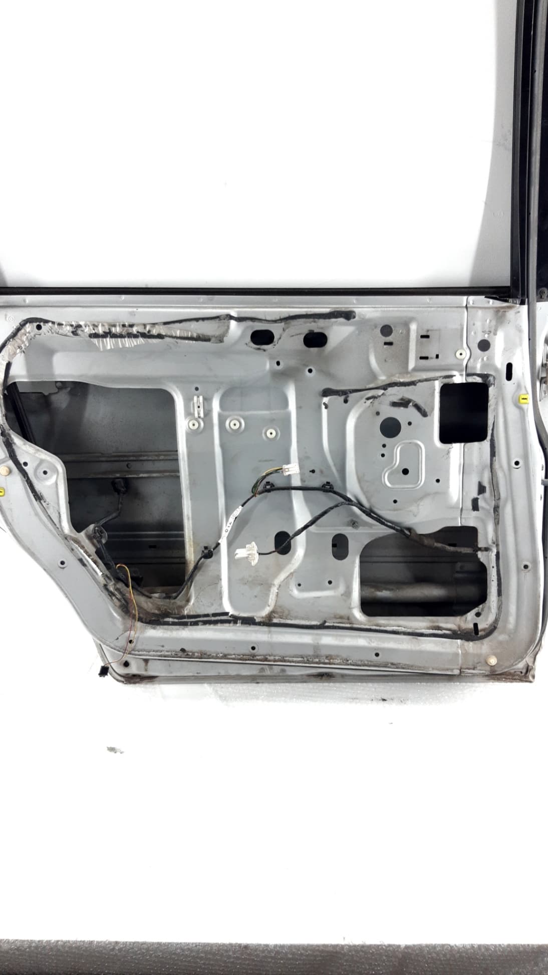 Puerta trasera izquierda MITSUBISHI SPACE WAGON (N9_W, N8_W) 2
