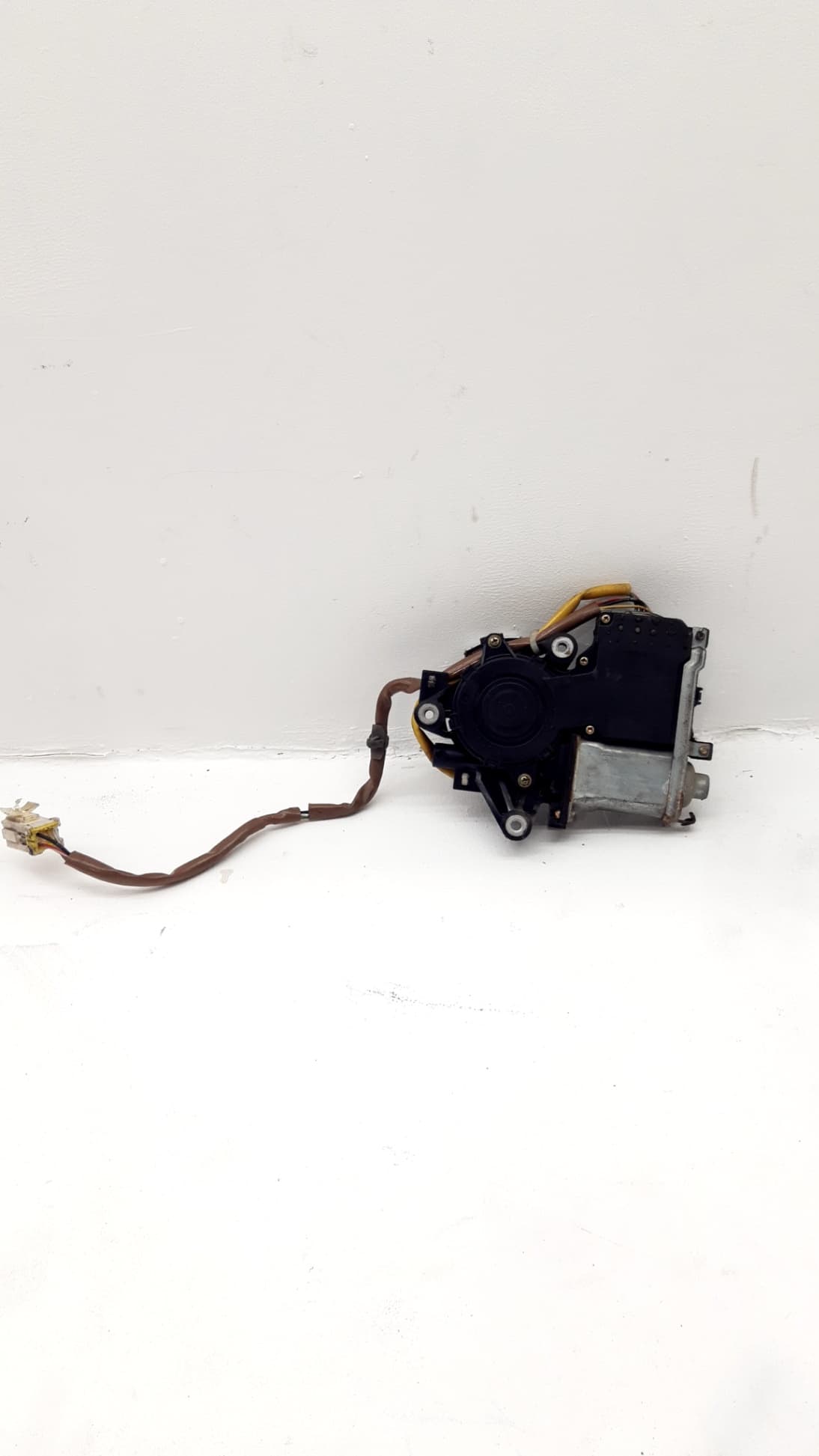Motor elevalunas trasero izquierdo MITSUBISHI SPACE WAGON (N9_W, N8_W) 3