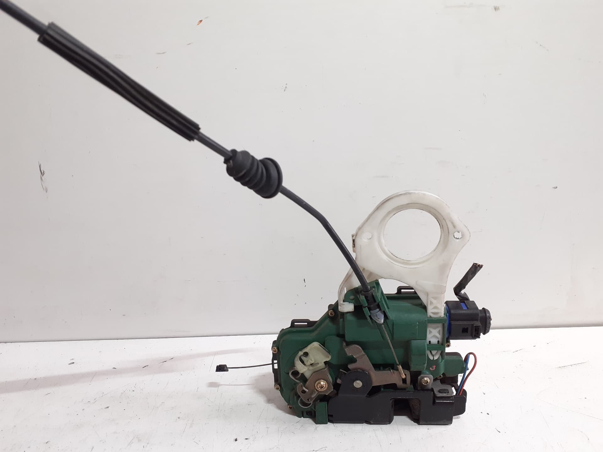 Cerradura puerta delantera izquierda SEAT IBIZA (6L1) 3