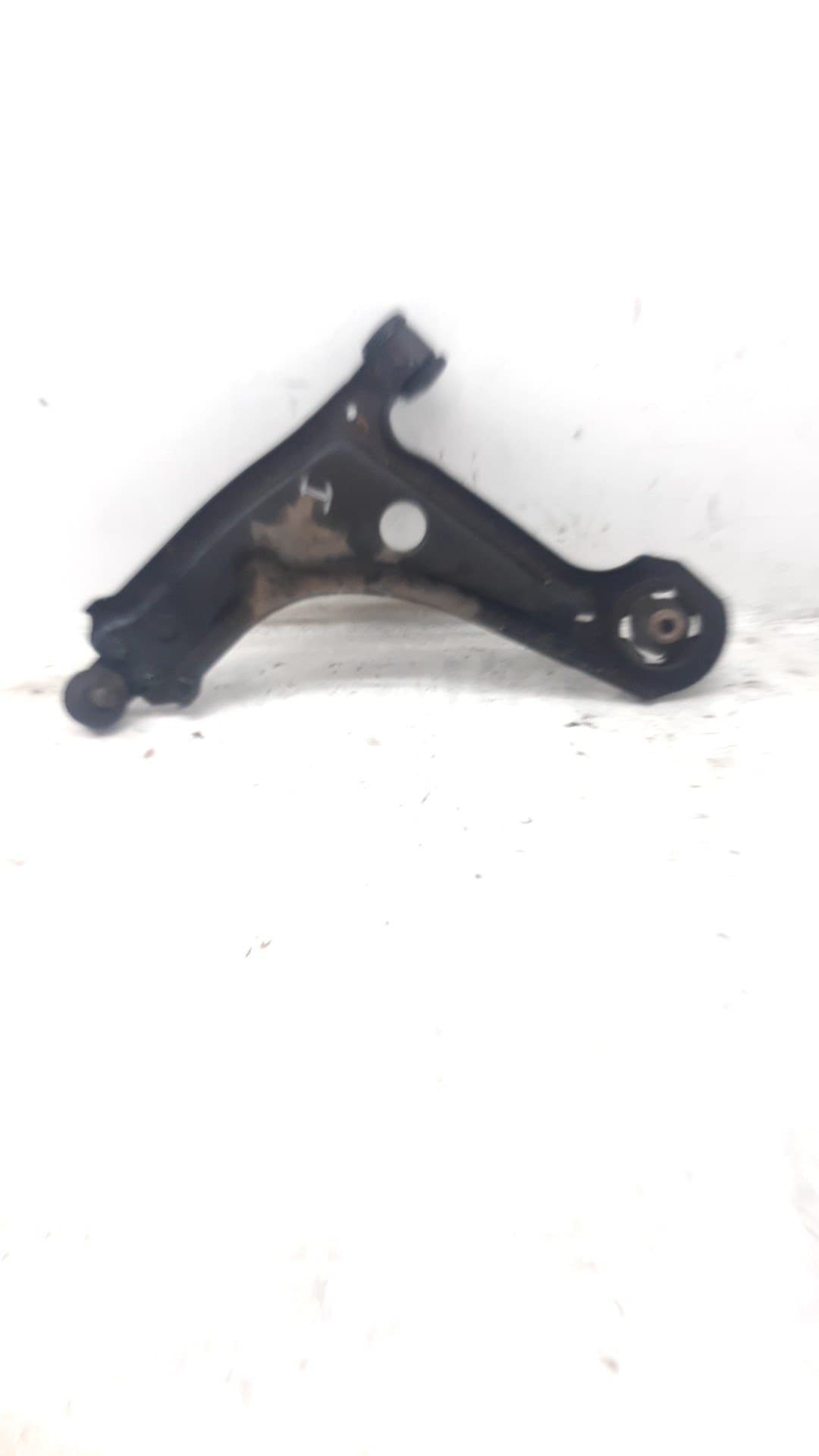 Brazo suspension inferior delantero izquierdo CHEVROLET TACUMA