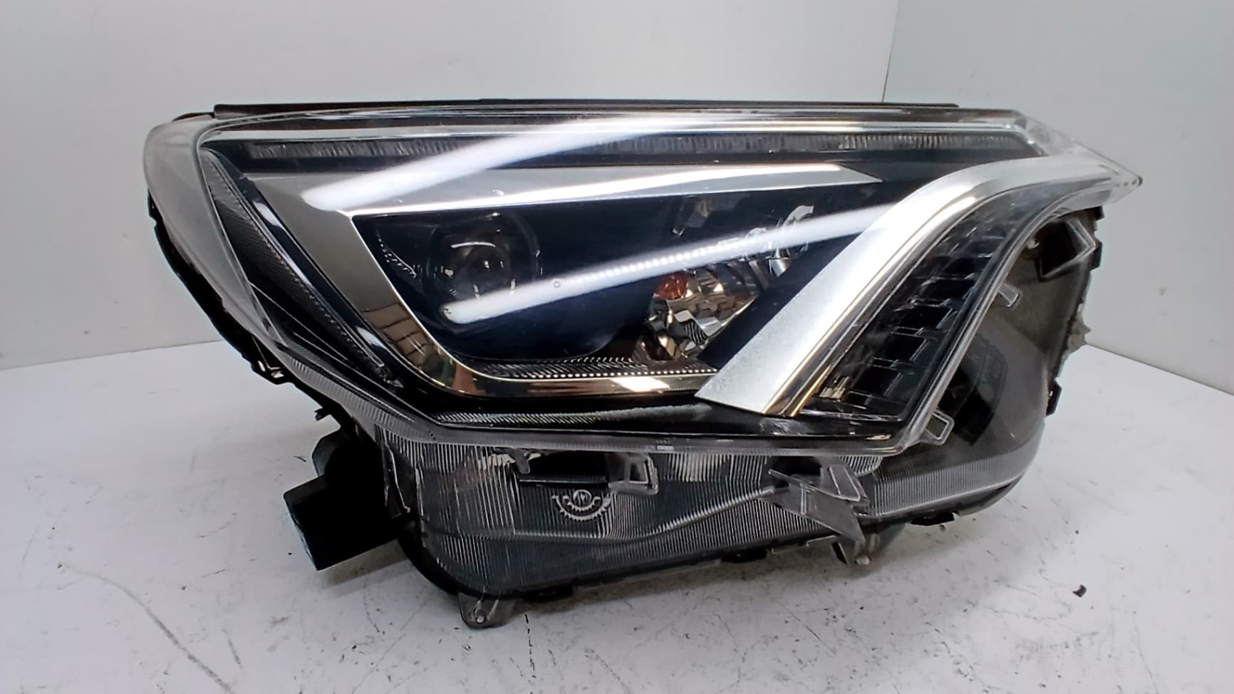 Faro derecho TOYOTA RAV 4