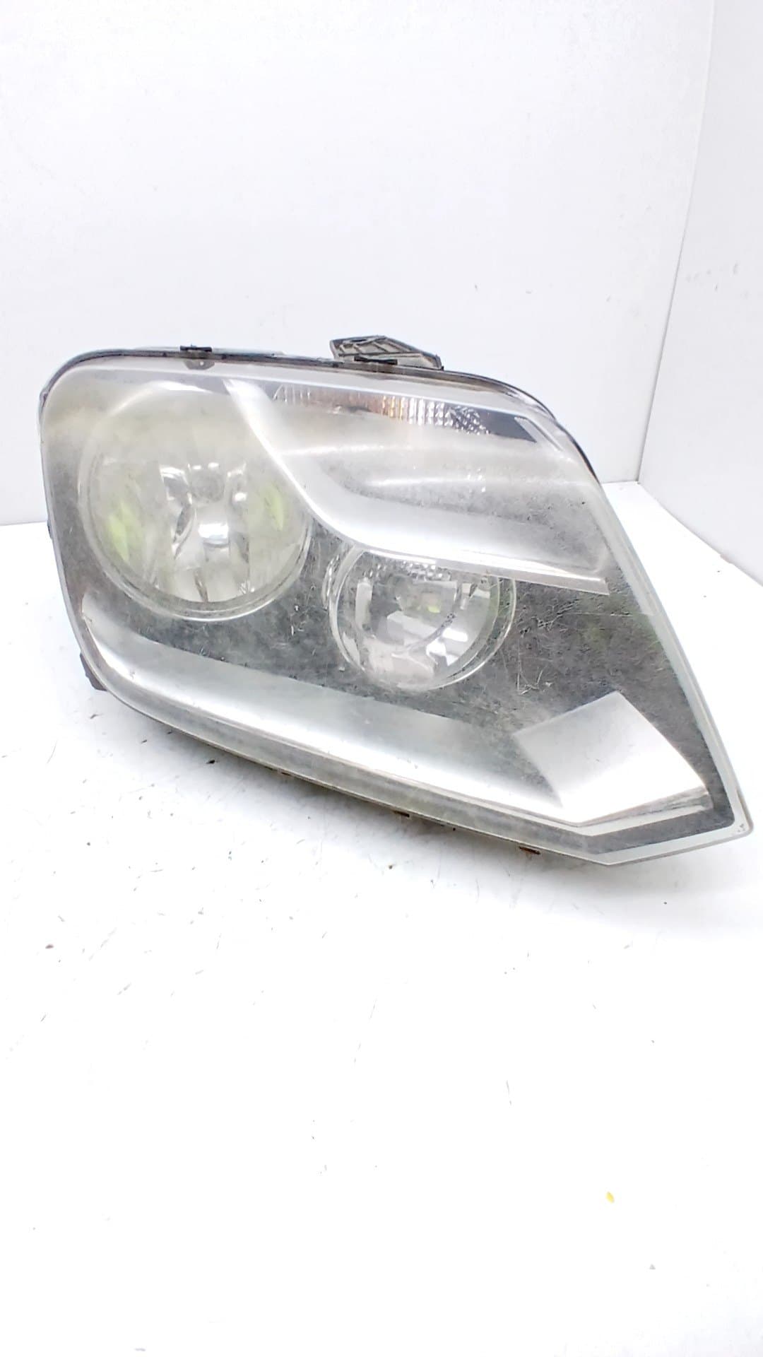 Faro derecho VOLKSWAGEN AMAROK