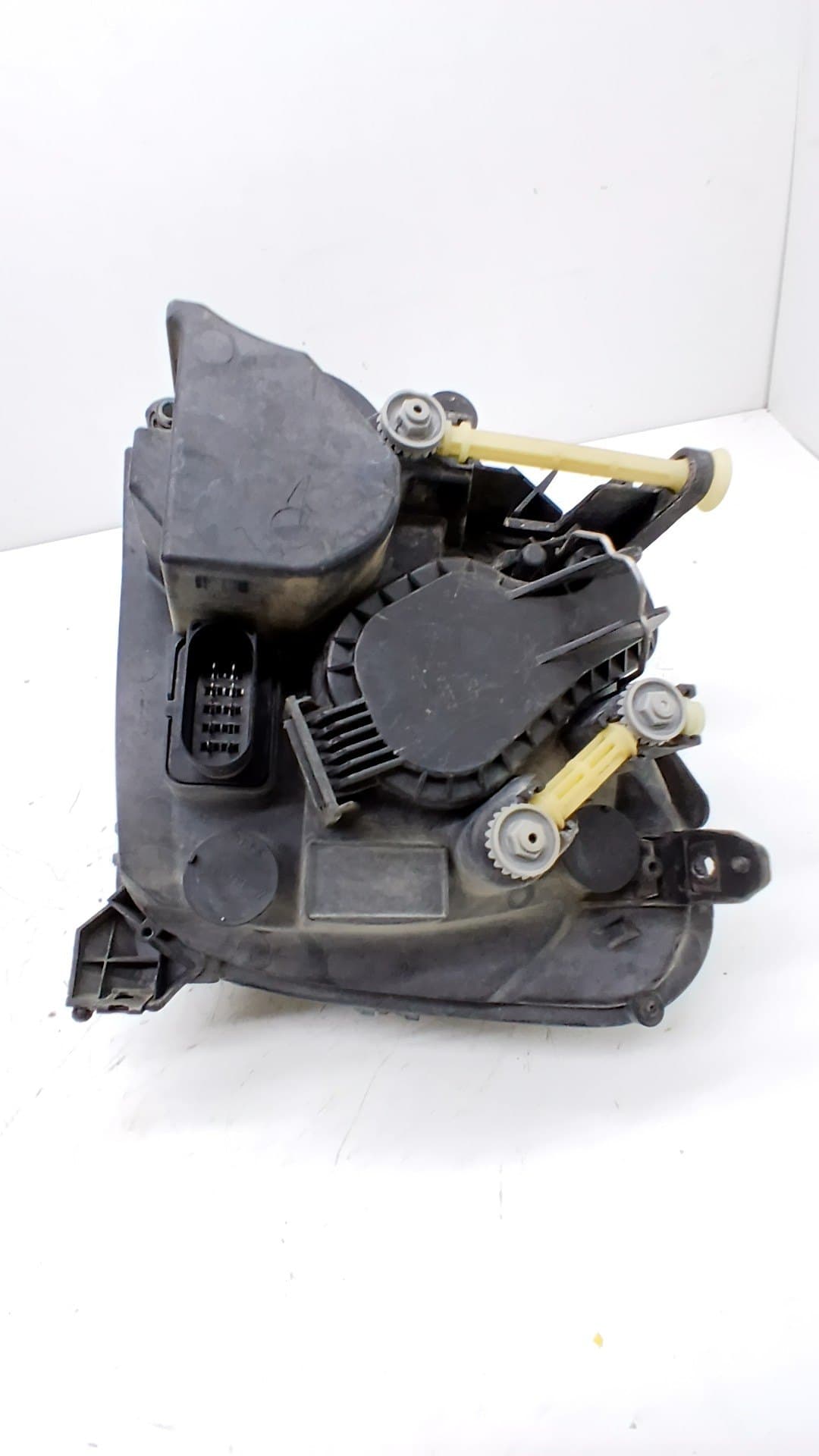 Faro derecho VOLKSWAGEN AMAROK 3