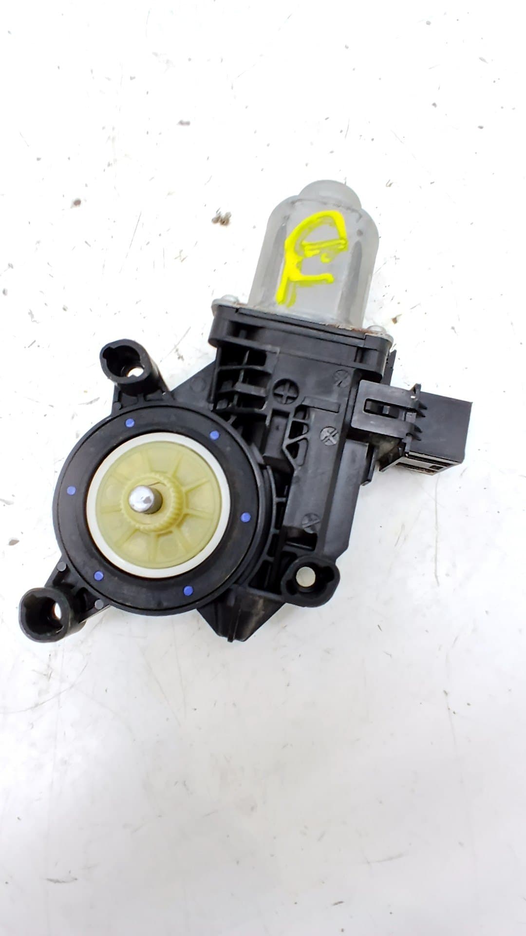 Motor elevalunas trasero derecho VOLKSWAGEN AMAROK