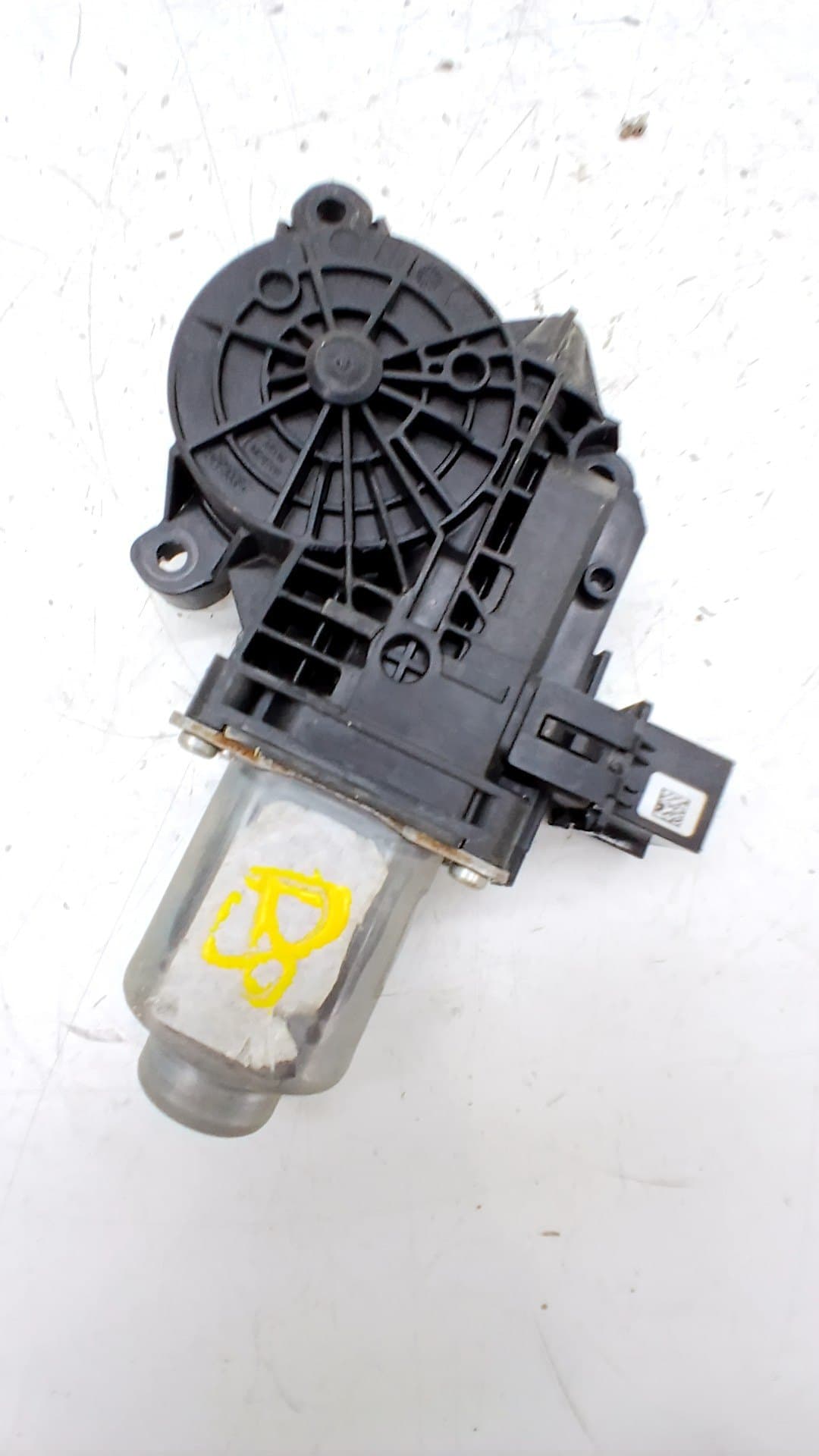 Motor elevalunas trasero derecho VOLKSWAGEN AMAROK 2