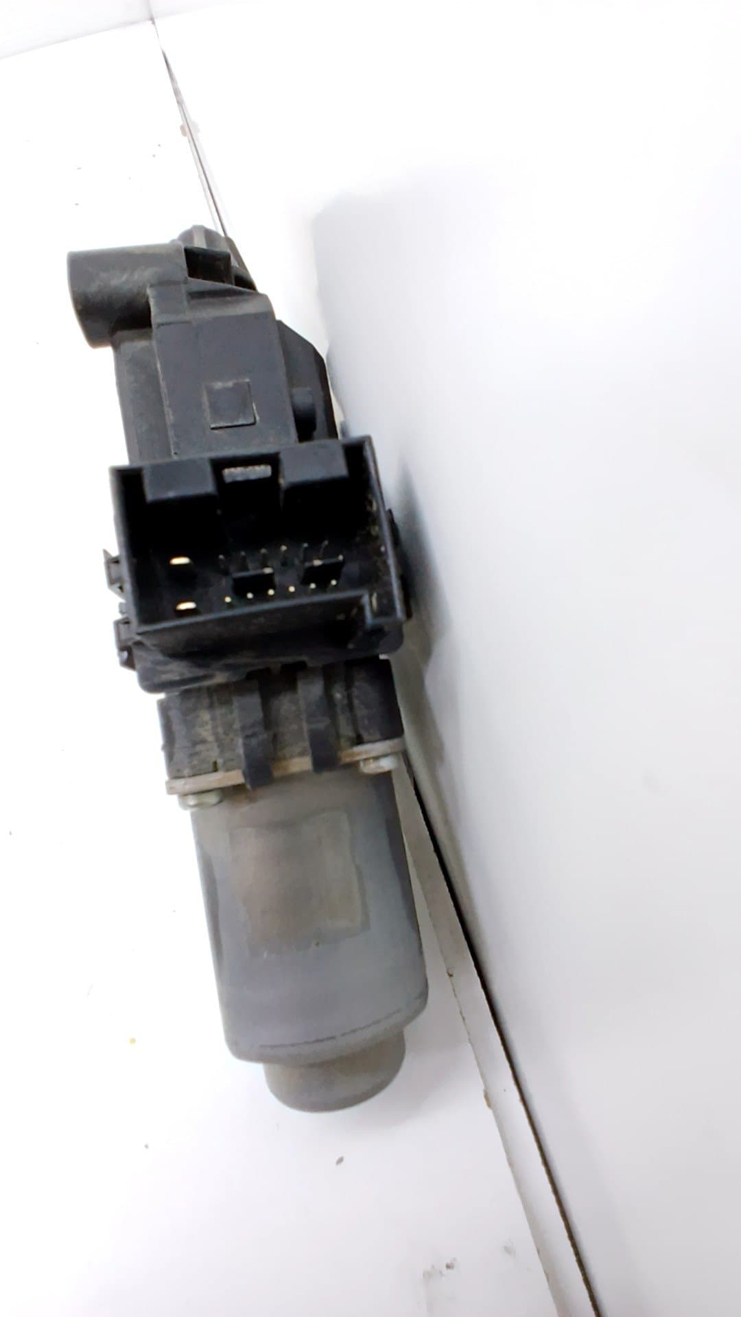 Motor elevalunas trasero izquierdo VOLKSWAGEN AMAROK 4