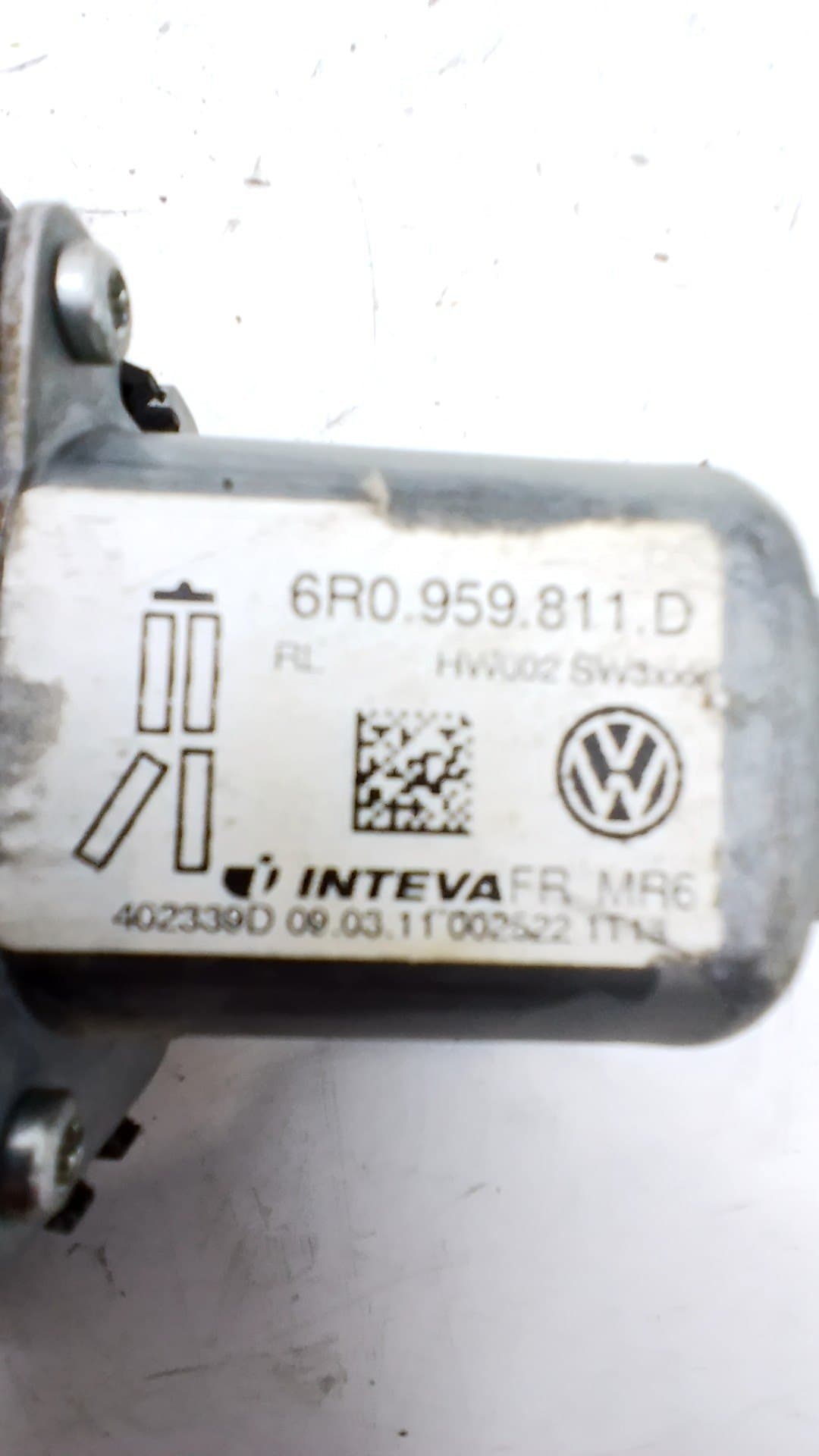 Motor elevalunas trasero izquierdo VOLKSWAGEN AMAROK 2