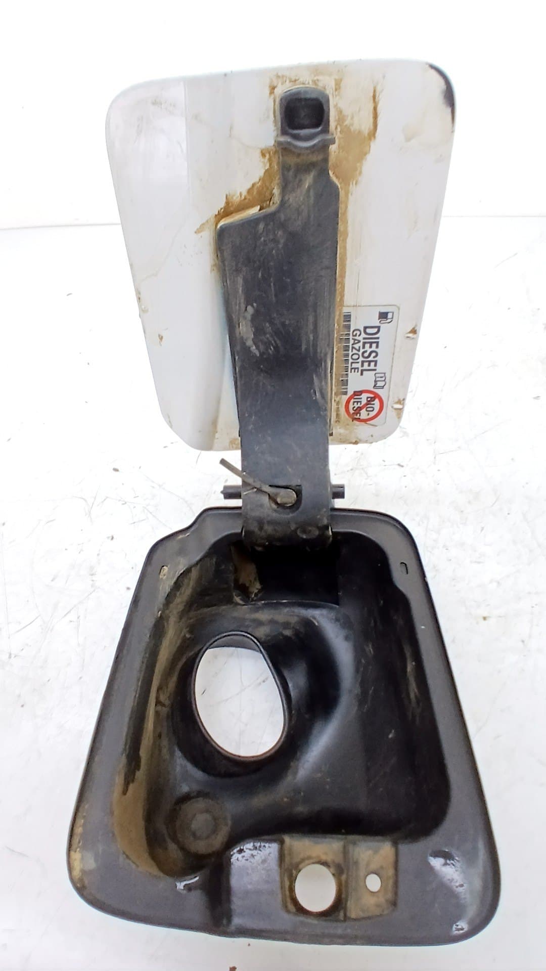 Tapa exterior combustible VOLKSWAGEN AMAROK 2