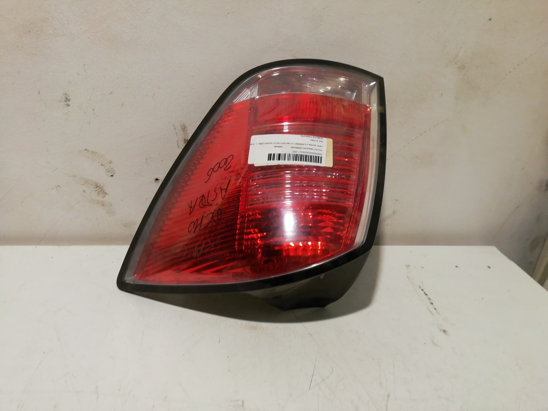 Piloto trasero derecho OPEL ASTRA H CARAVAN