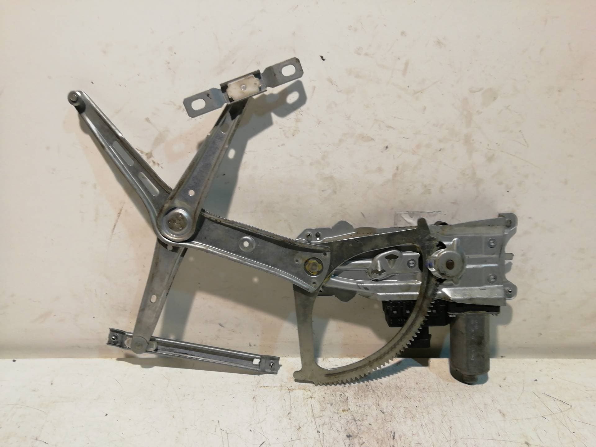 Elevalunas delantero derecho OPEL ASTRA H CARAVAN