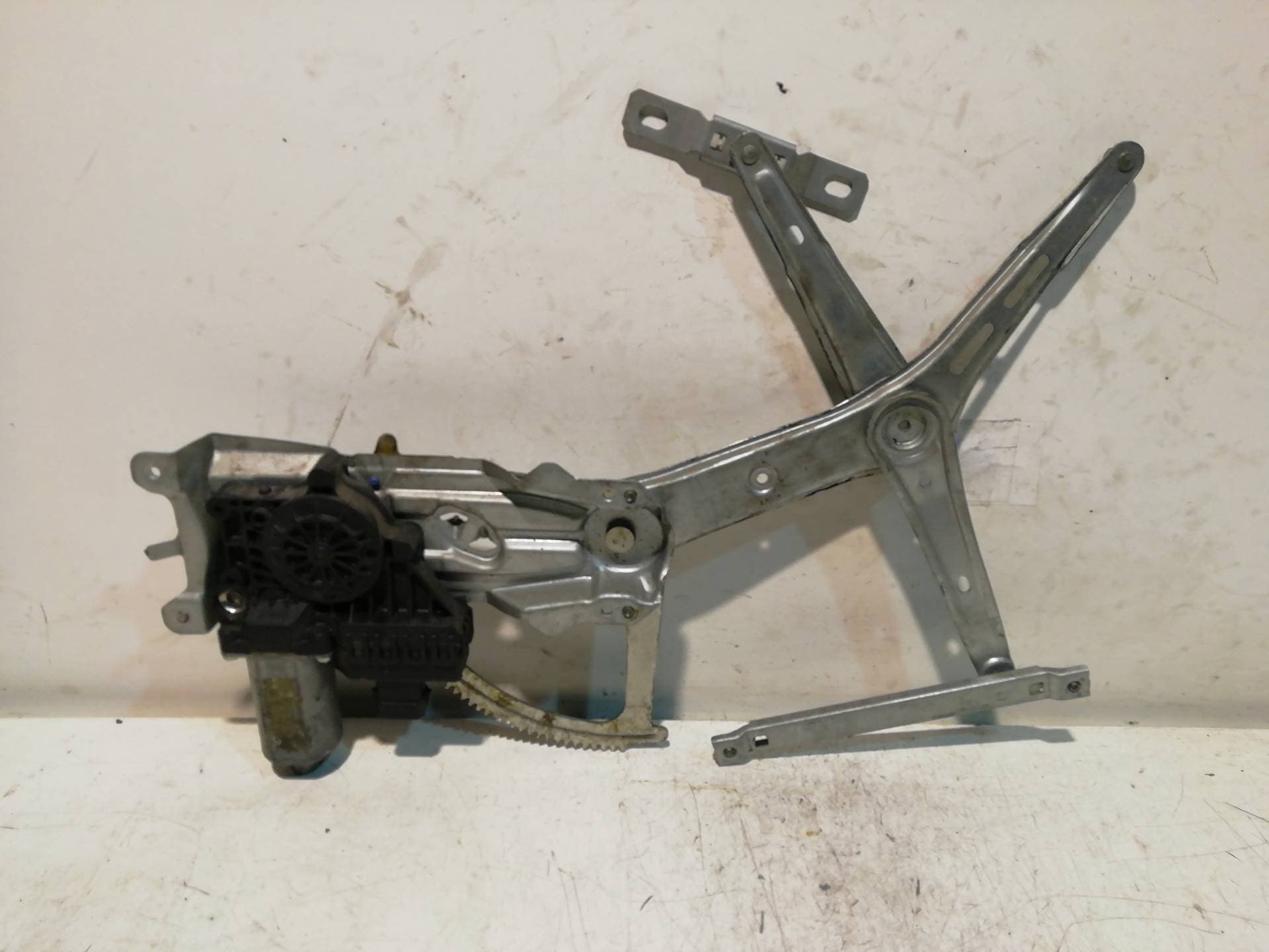 Elevalunas delantero derecho OPEL ASTRA H CARAVAN 5