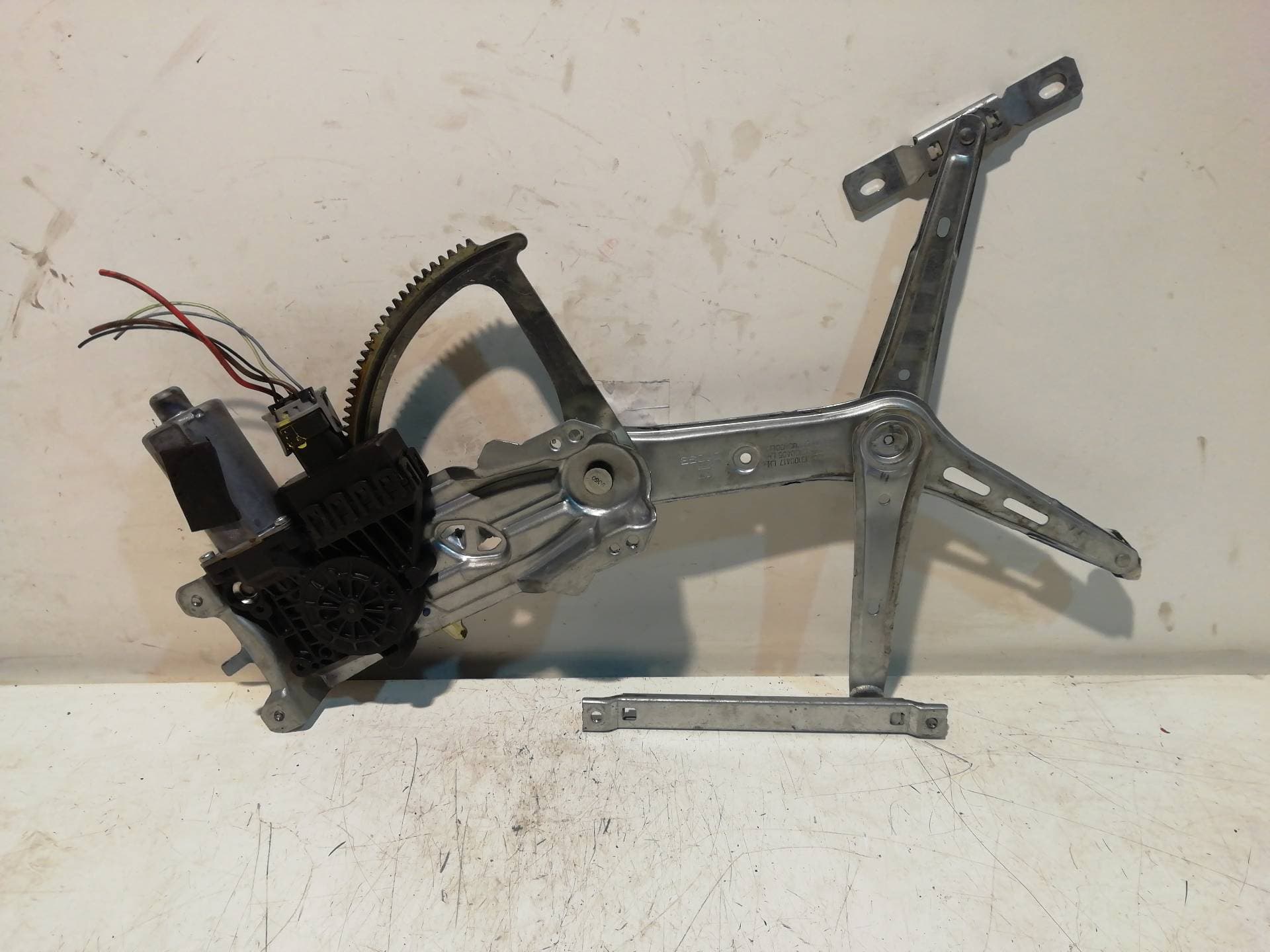 Motor elevalunas delantero izquierdo OPEL ASTRA H CARAVAN