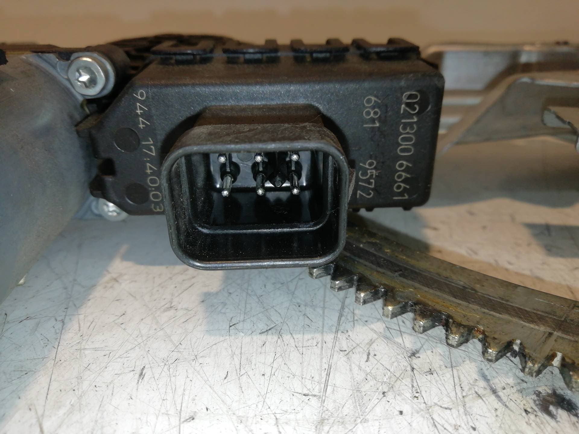 Motor elevalunas delantero derecho OPEL ASTRA H CARAVAN 3
