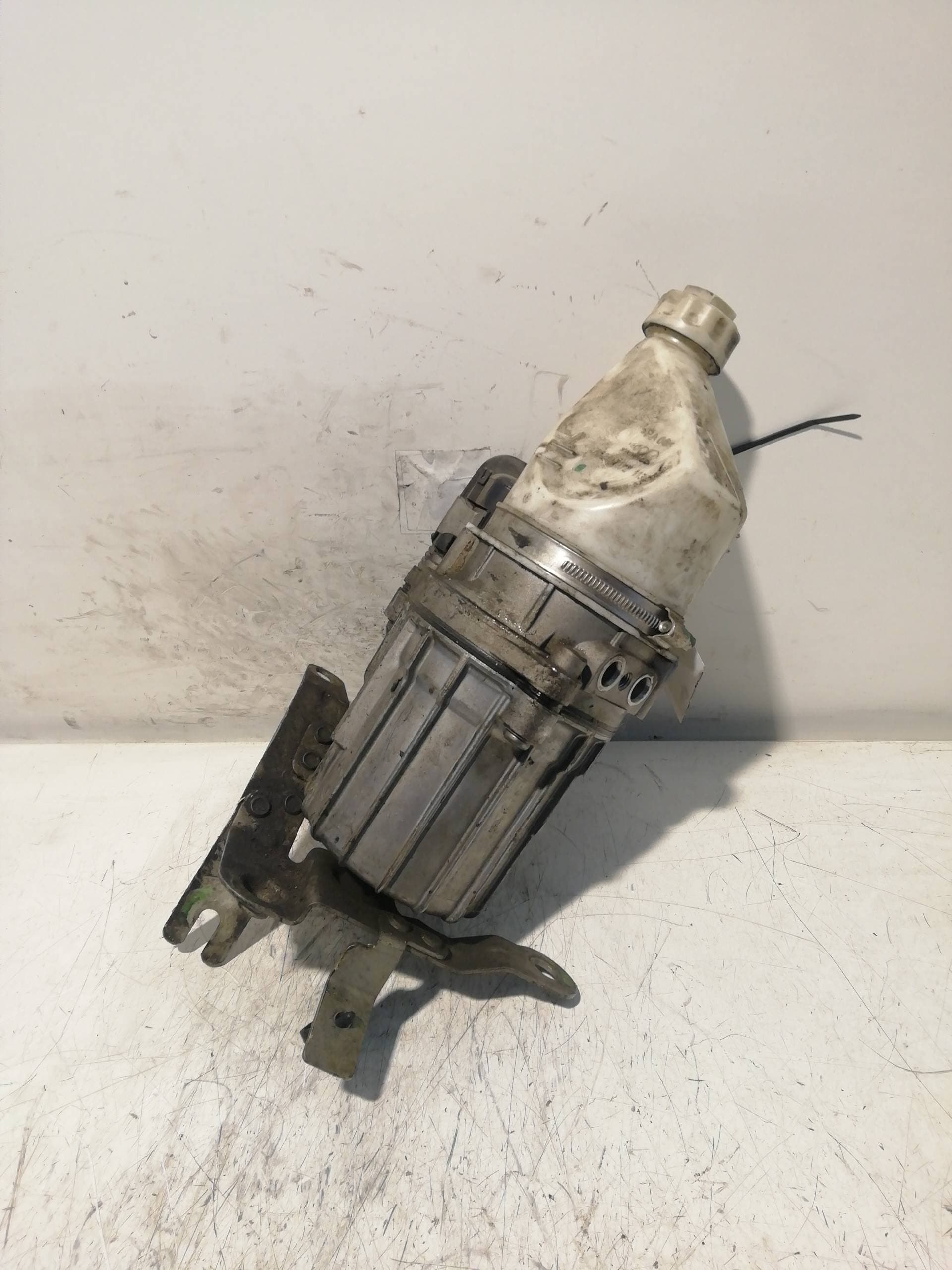 Bomba direccion OPEL ASTRA H CARAVAN 3