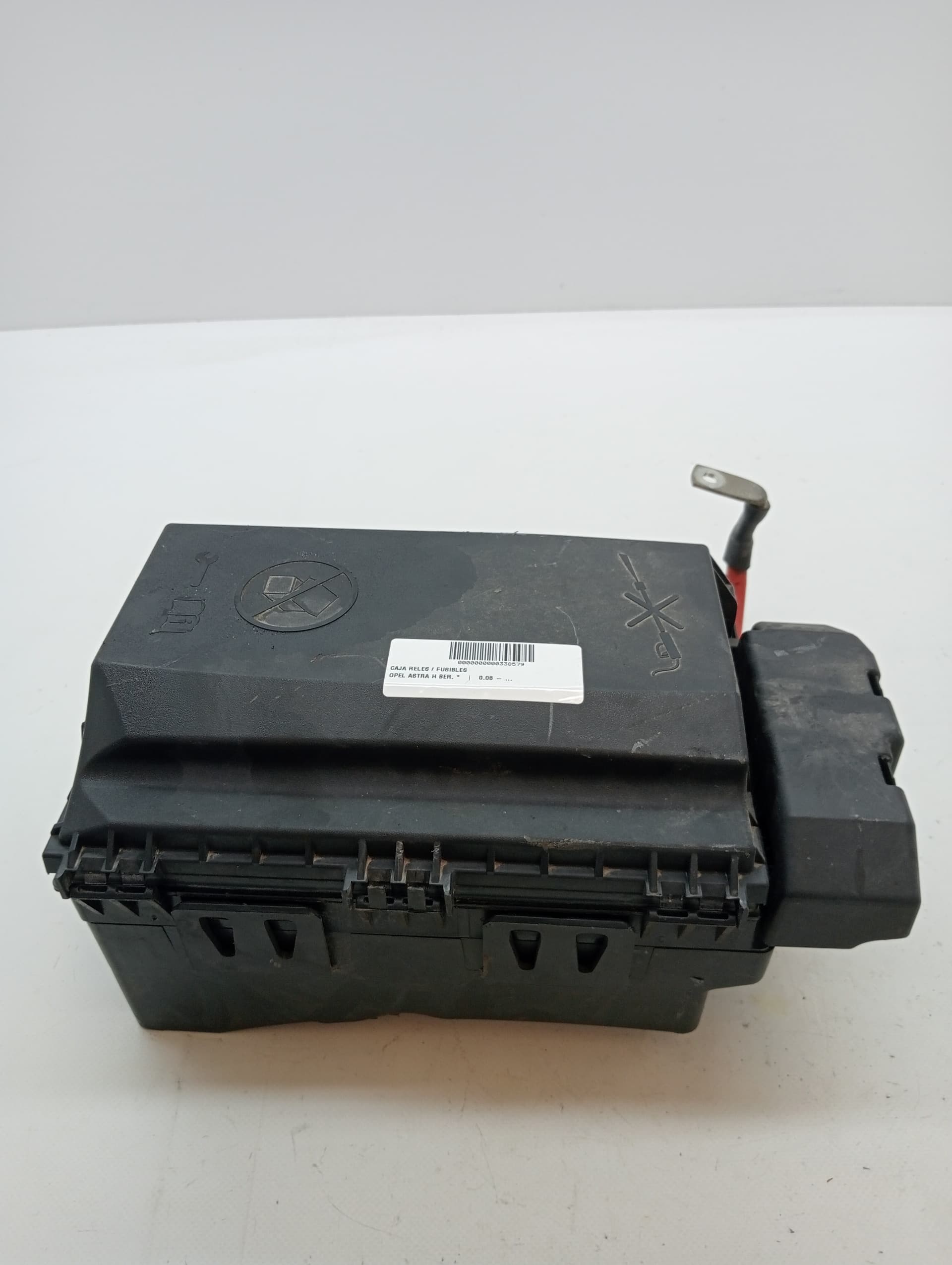 Caja reles / fusibles OPEL ASTRA J SPORTS TOURER 3