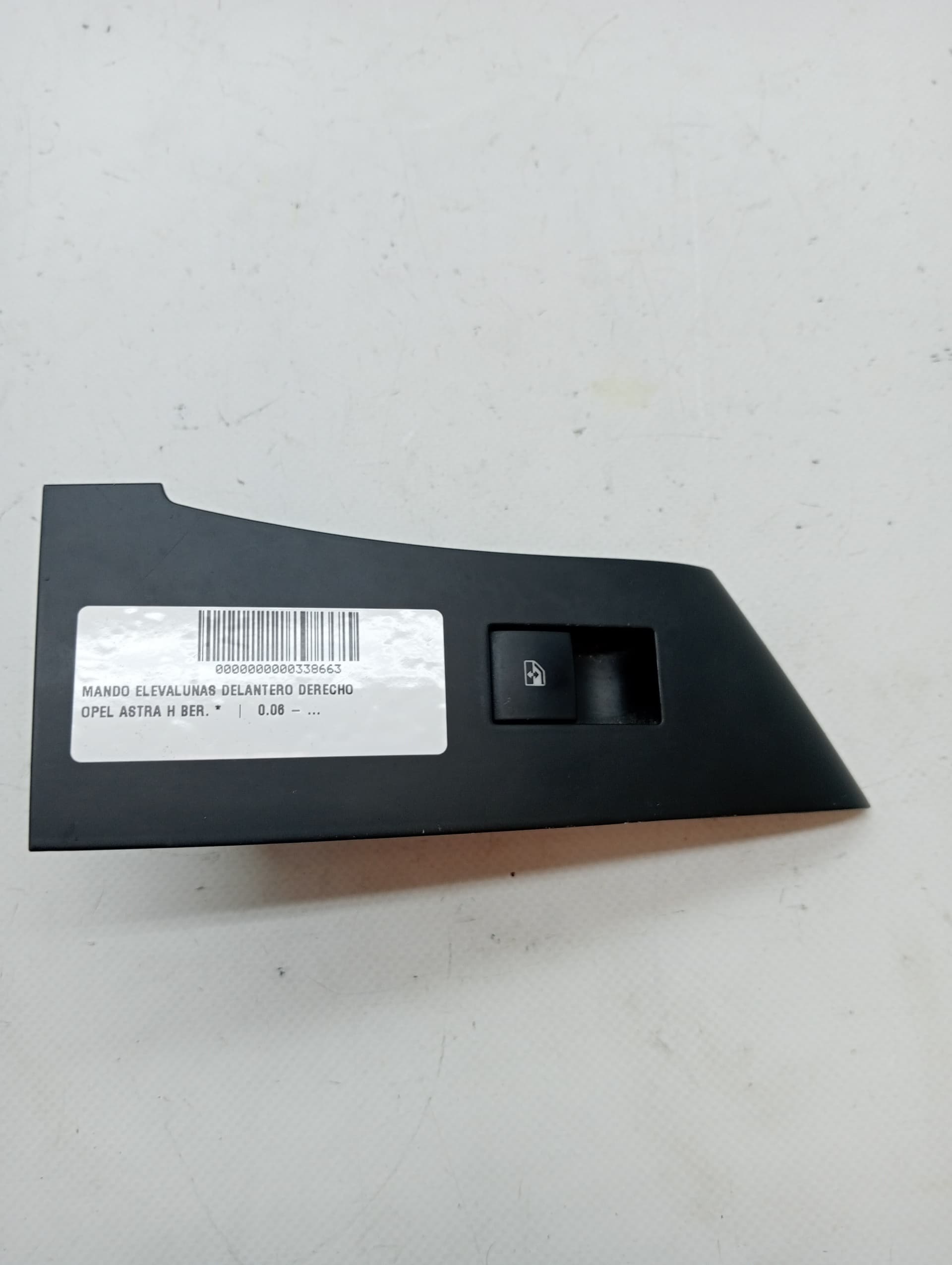 Mando elevalunas delantero derecho OPEL ASTRA J SPORTS TOURER