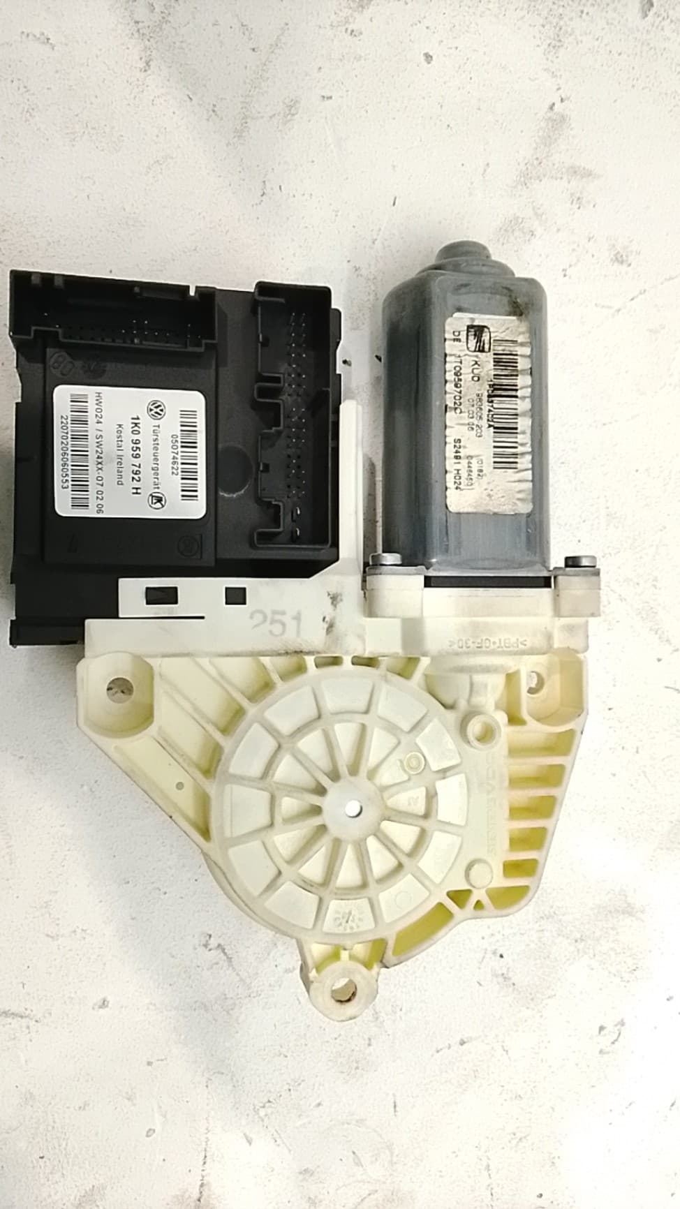 Motor elevalunas delantero derecho SEAT LEON (1P1)