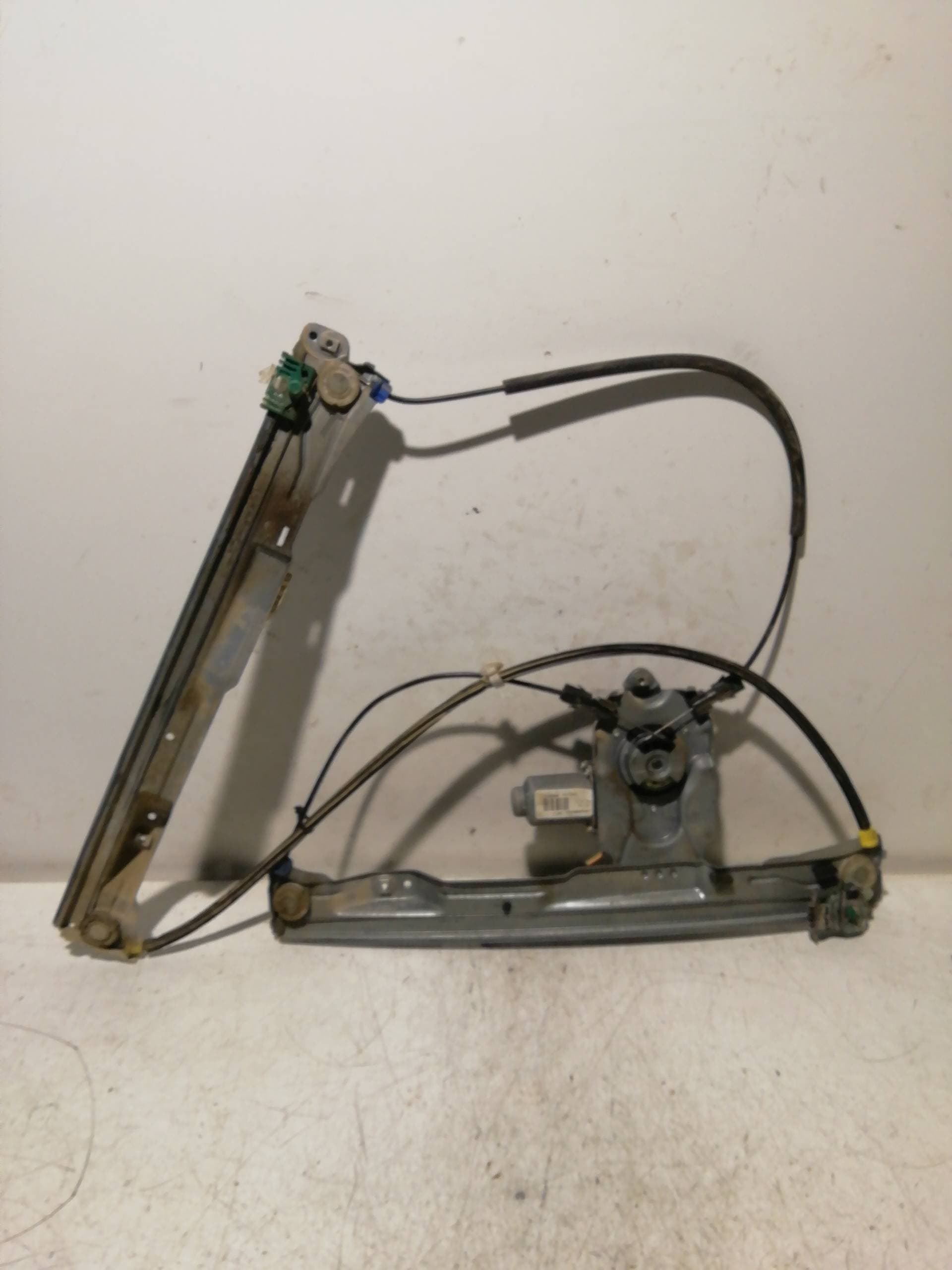 Elevalunas delantero derecho RENAULT CLIO III