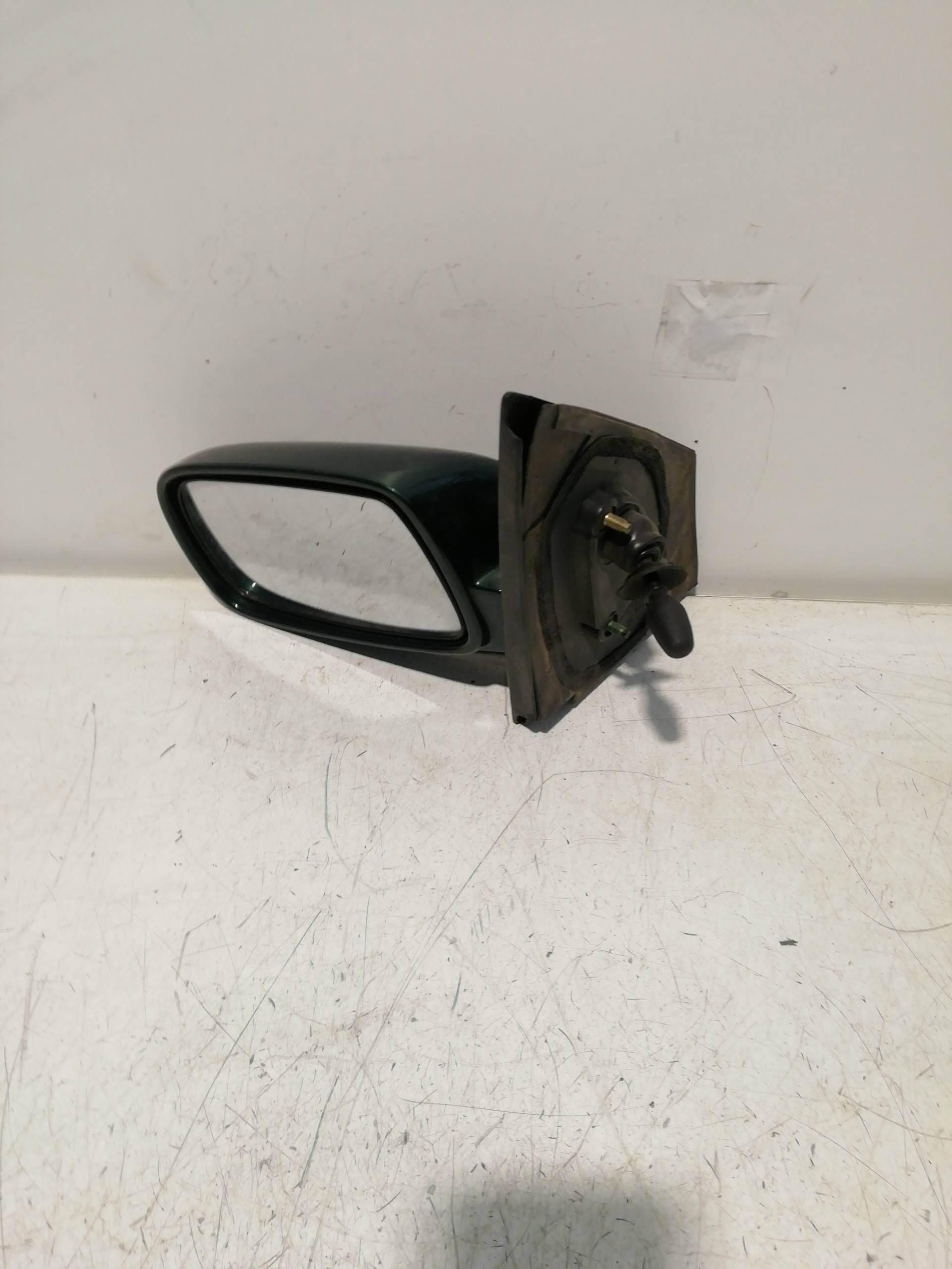 Retrovisor izquierdo TOYOTA YARIS (NCP1/NLP1/SCP1)