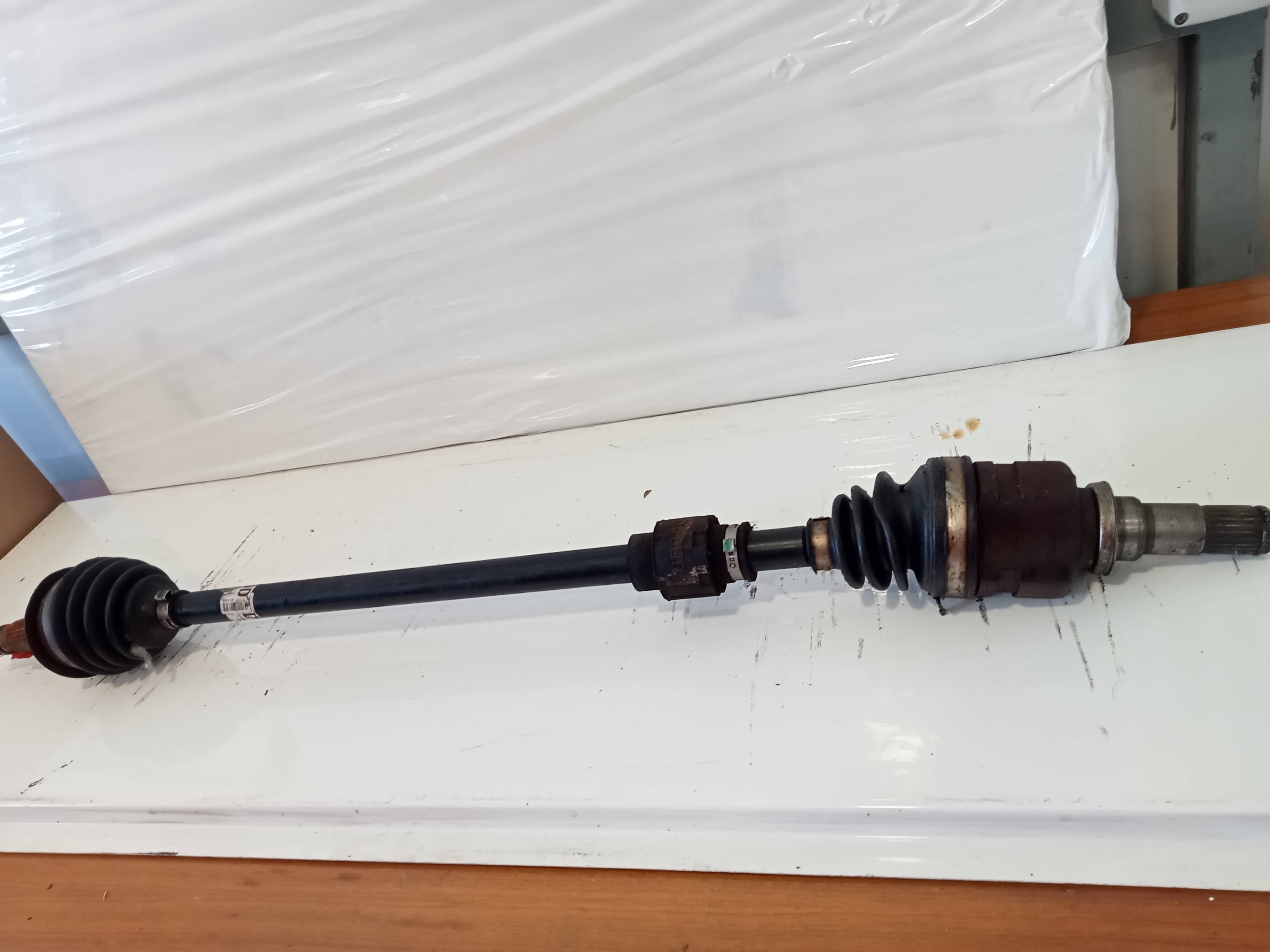 Transmision delantera derecha TOYOTA YARIS (NCP1/NLP1/SCP1)