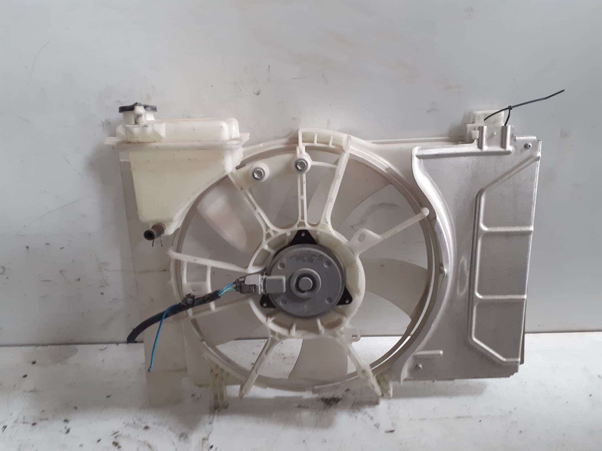 Electroventilador TOYOTA YARIS (NCP1/NLP1/SCP1) 3