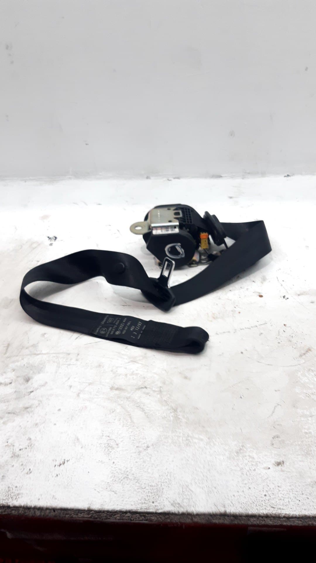 Cinturon seguridad delantero derecho VOLKSWAGEN POLO (9N1)
