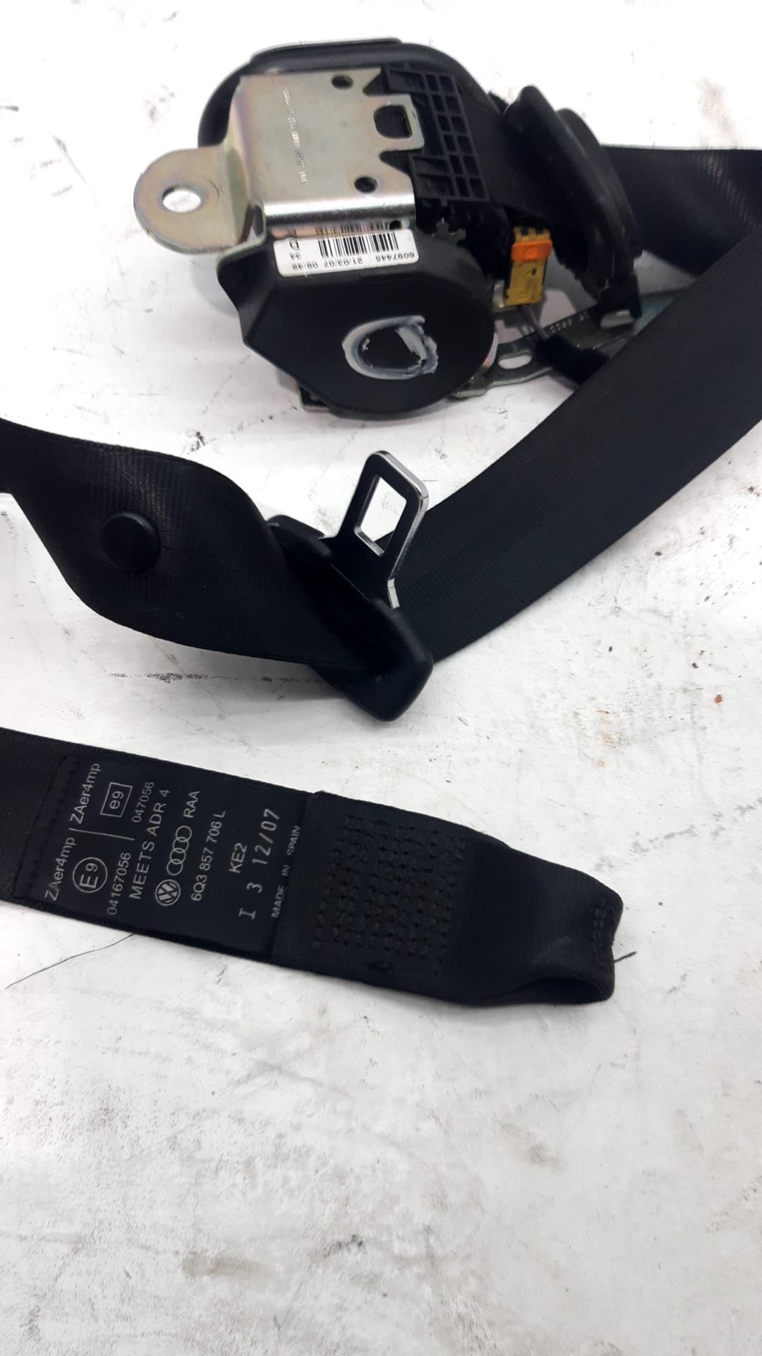 Cinturon seguridad delantero derecho VOLKSWAGEN POLO (9N1) 5
