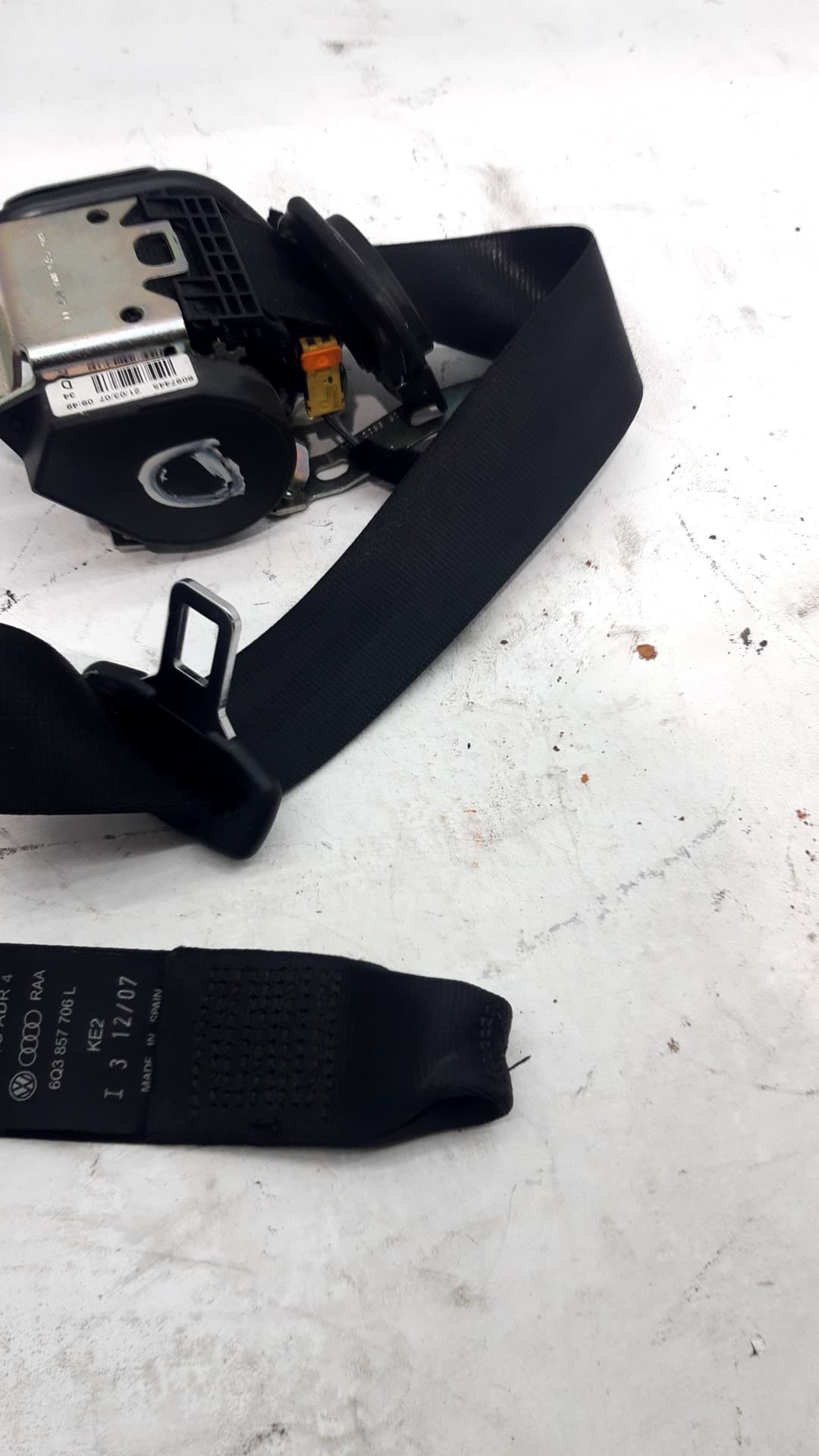 Cinturon seguridad delantero derecho VOLKSWAGEN POLO (9N1) 4