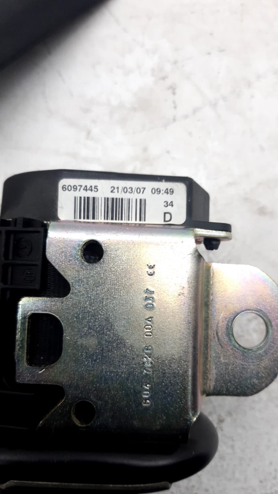 Cinturon seguridad delantero derecho VOLKSWAGEN POLO (9N1) 3