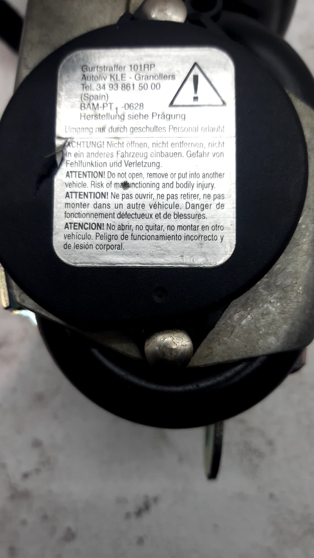 Cinturon seguridad delantero derecho VOLKSWAGEN POLO (9N1) 2