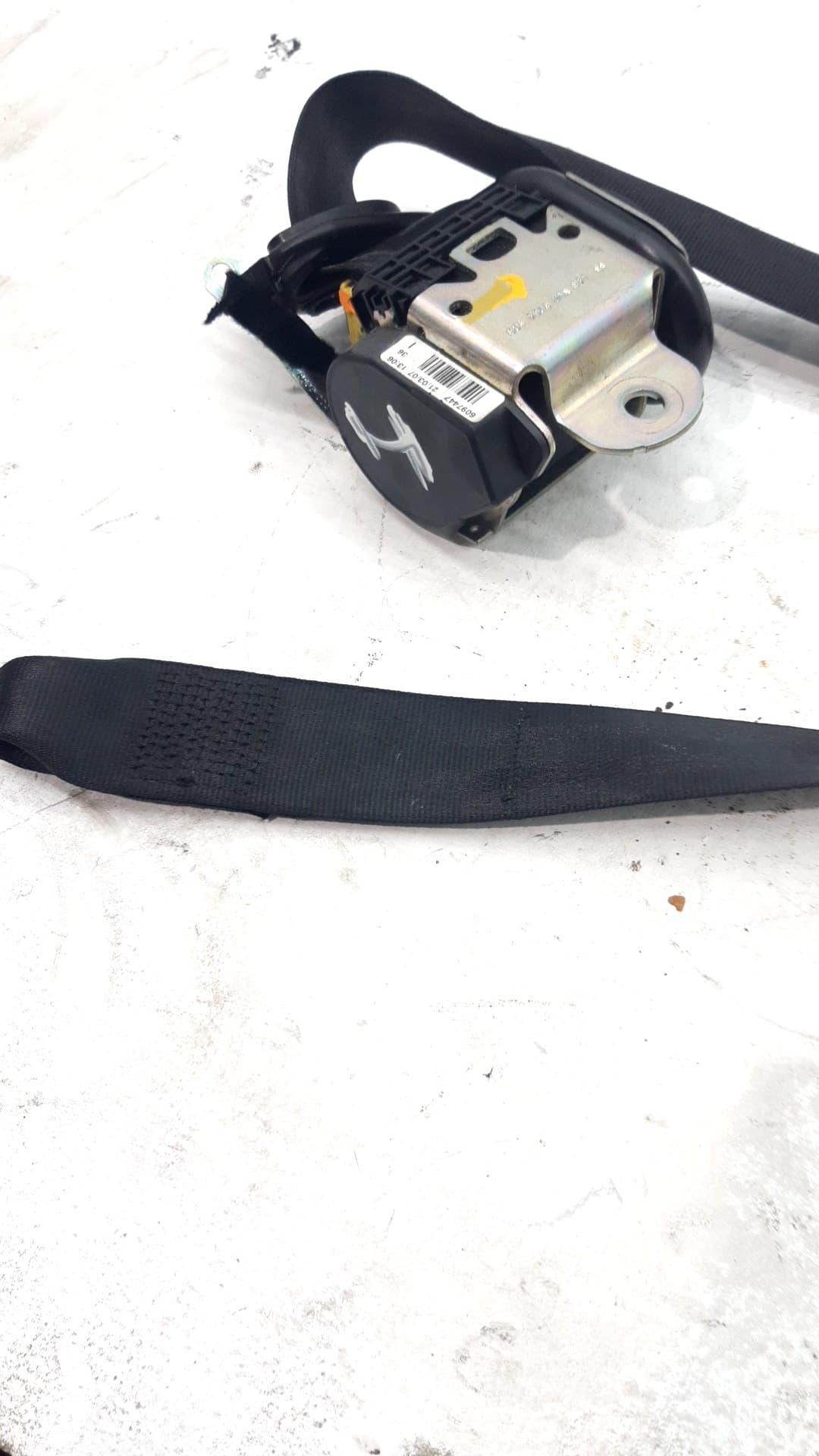 Cinturon seguridad delantero izquierdo VOLKSWAGEN POLO (9N1) 2