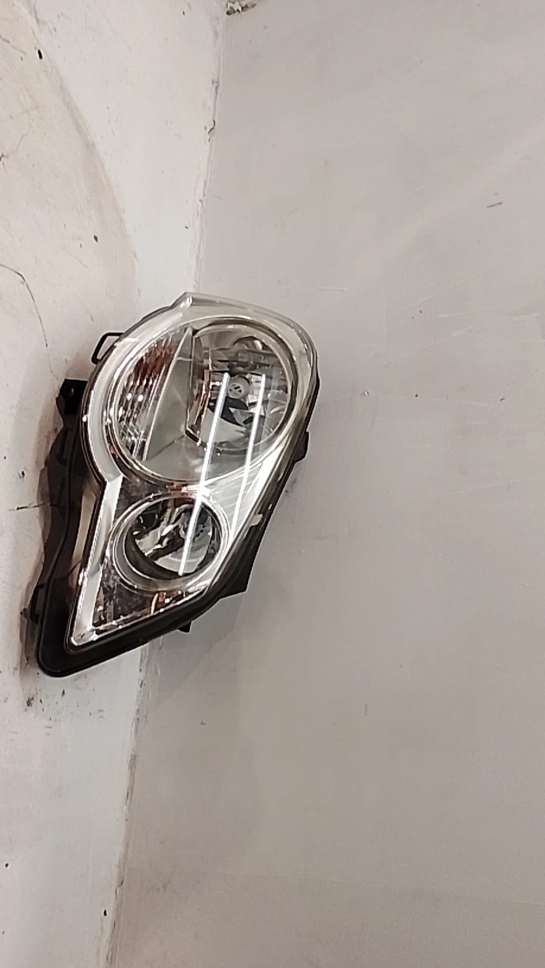 Faro derecho VOLKSWAGEN POLO (9N1)