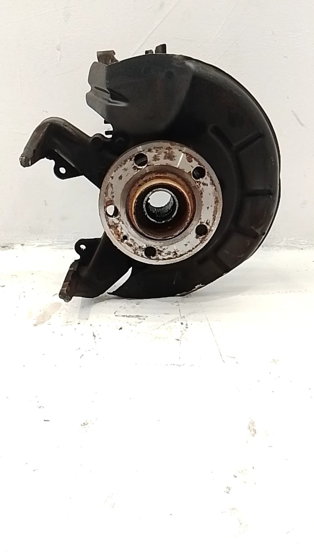 Mangueta delantera izquierda VOLKSWAGEN POLO (9N1)