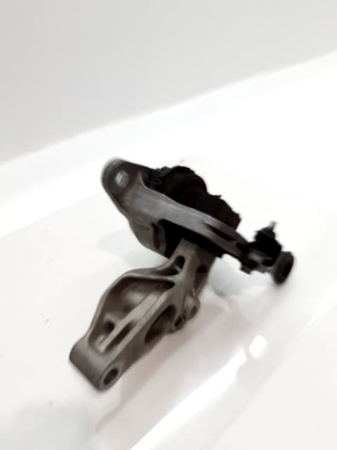 Soporte motor derecho FIAT TALENTO 2