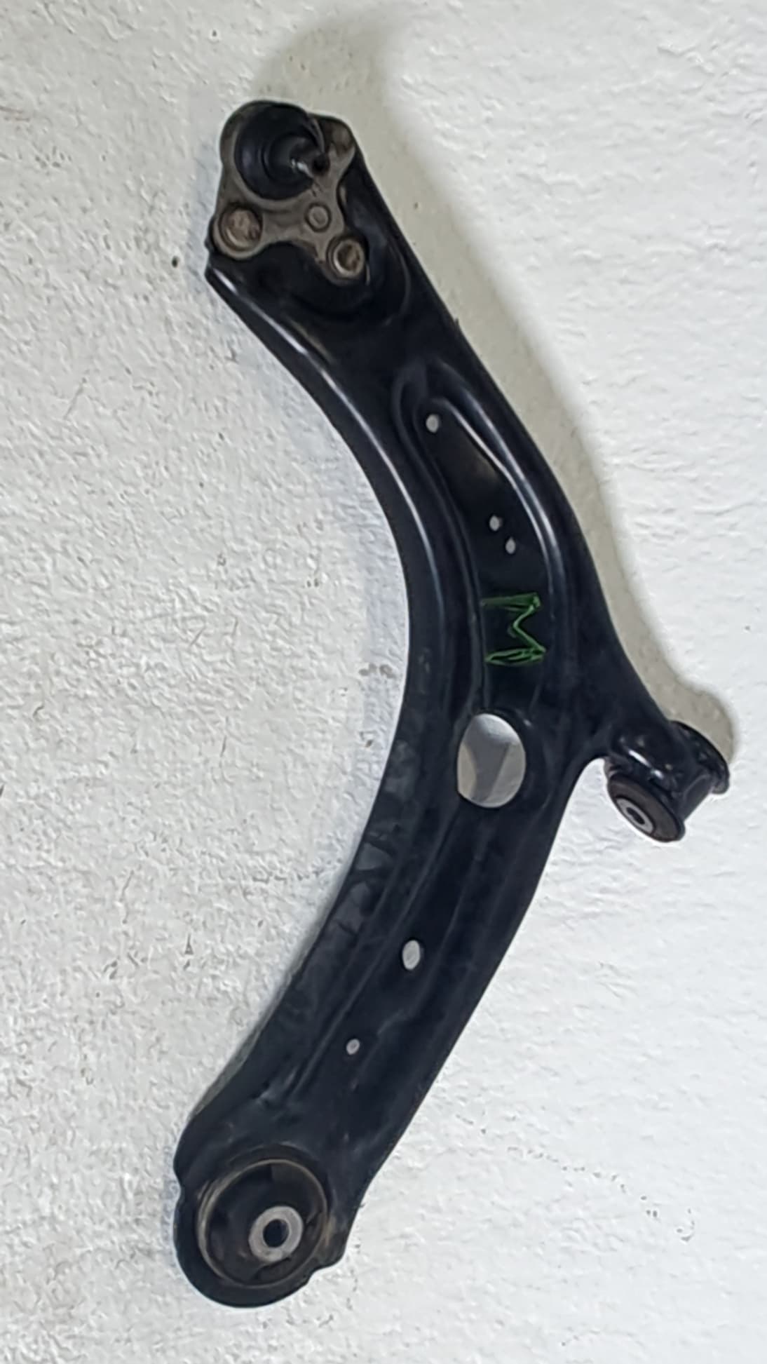 Brazo suspension inferior delantero izquierdo VOLKSWAGEN TIGUAN (AX1)