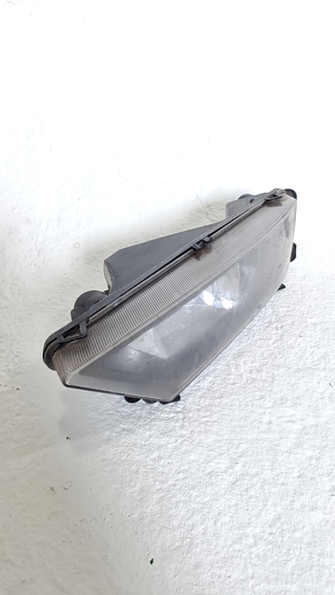Faro antiniebla izquierdo VOLKSWAGEN TIGUAN (AX1) 4