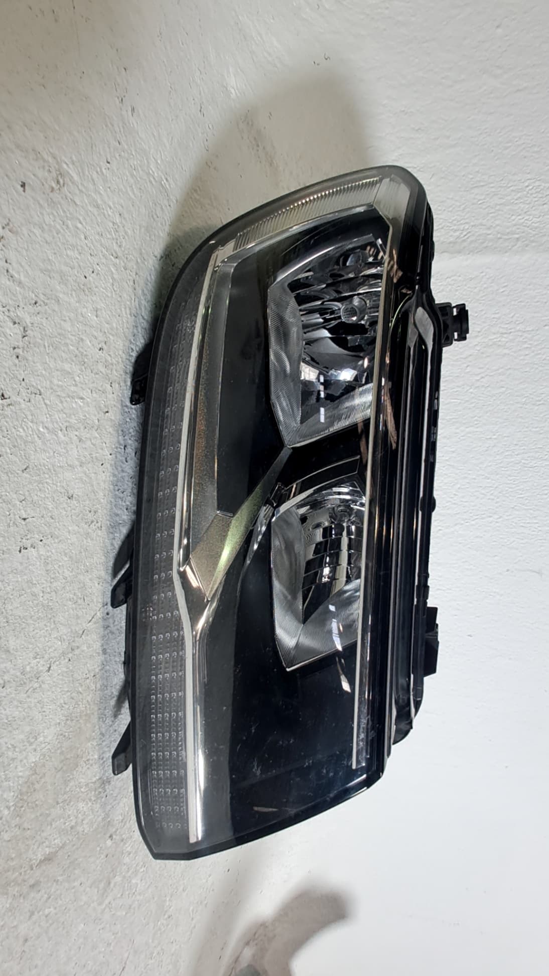 Faro derecho VOLKSWAGEN TIGUAN (AX1)