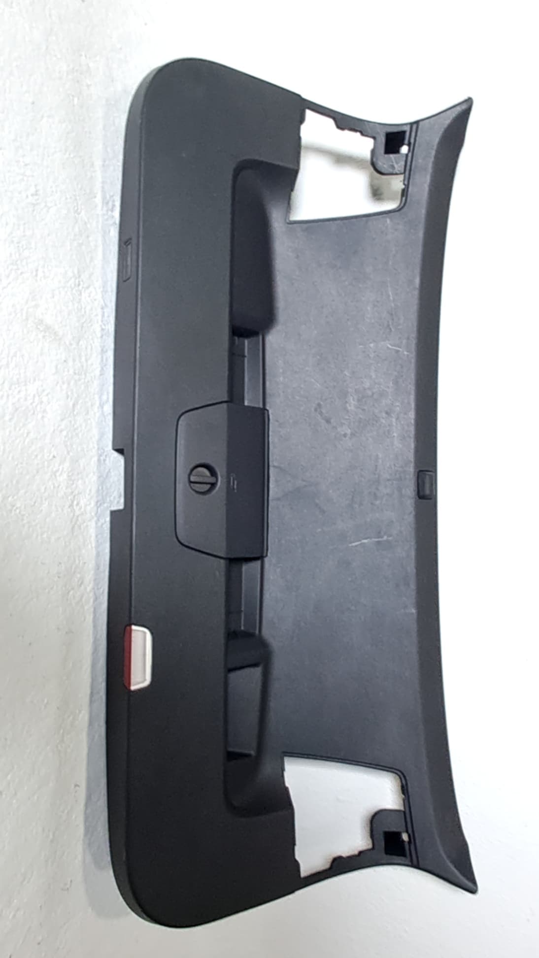 Guarnecido porton trasero VOLKSWAGEN TIGUAN (AX1)