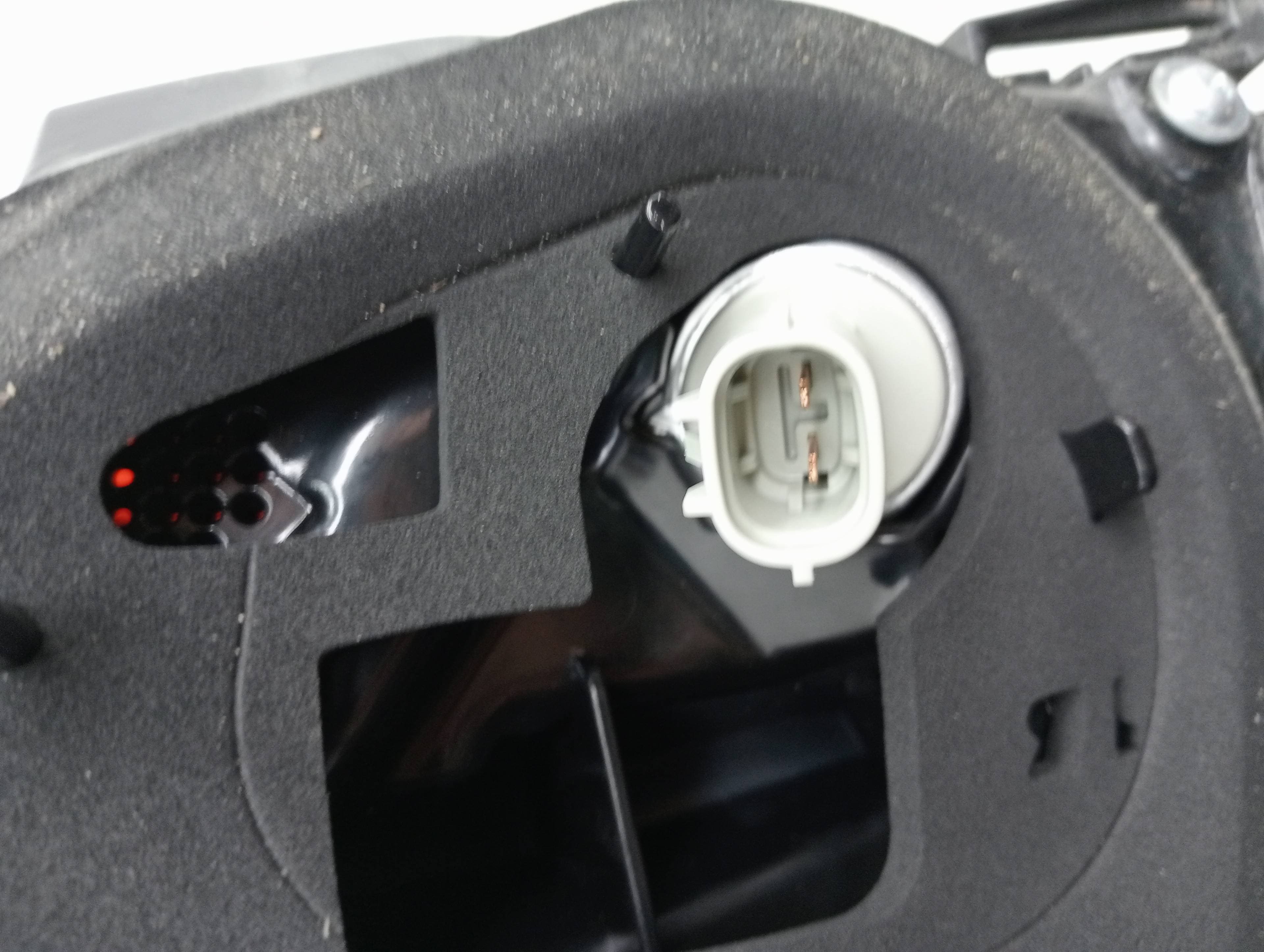 Piloto trasero izquierdo interior TOYOTA C-HR 2