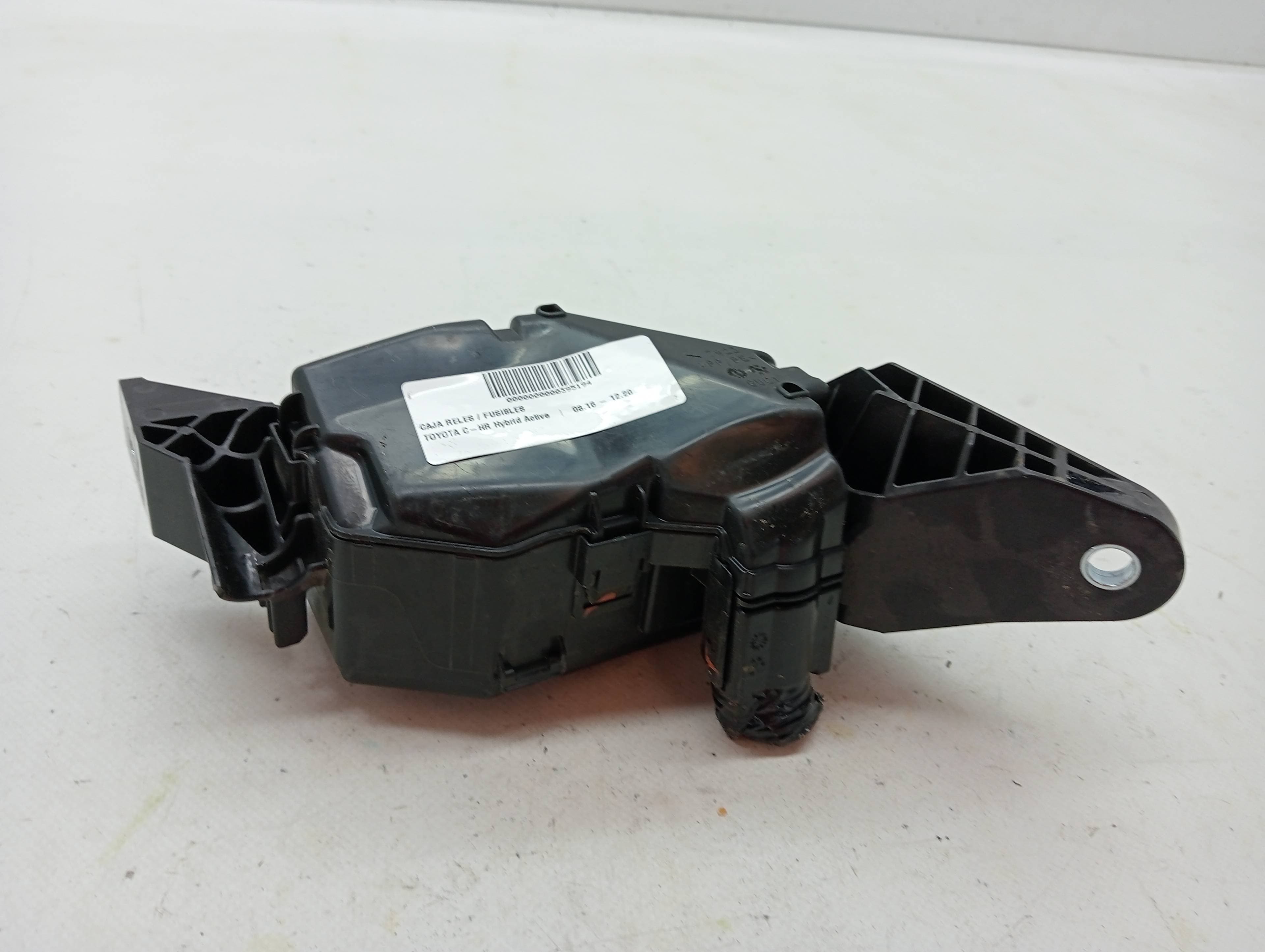Caja reles / fusibles TOYOTA C-HR 3