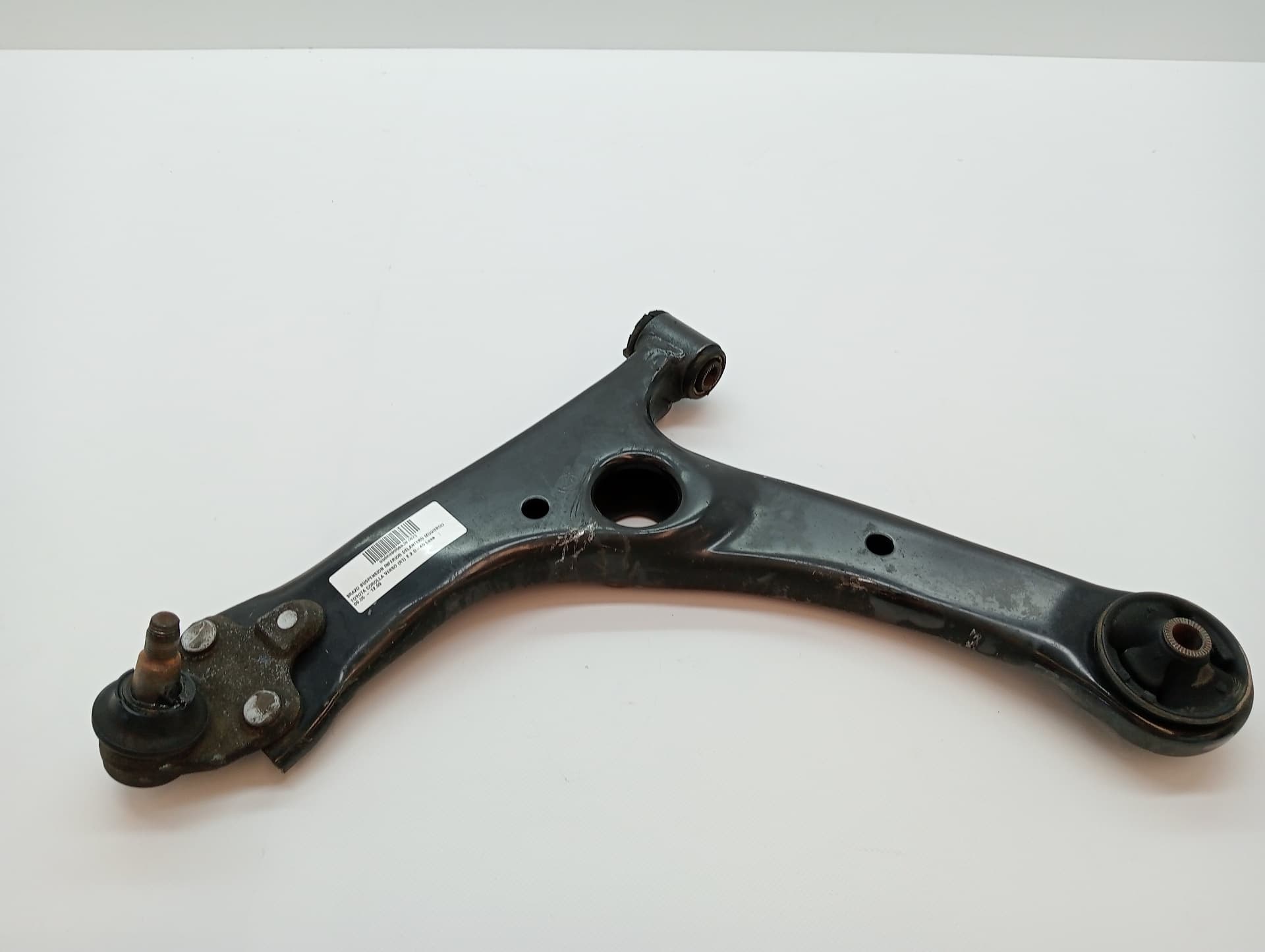 Brazo suspension inferior delantero izquierdo TOYOTA COROLLA VERSO (R1)