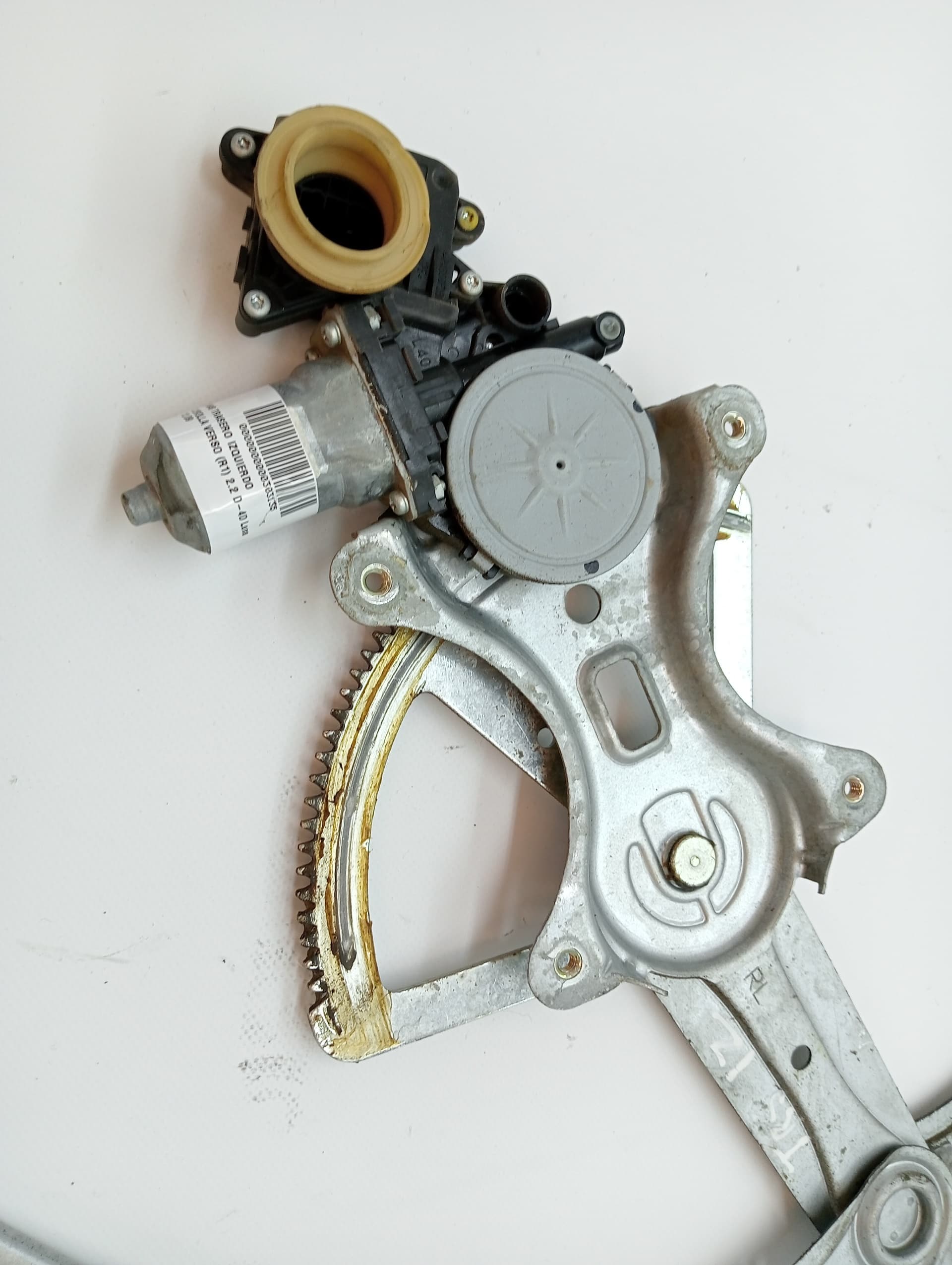 Elevalunas trasero izquierdo TOYOTA COROLLA VERSO (R1) 3